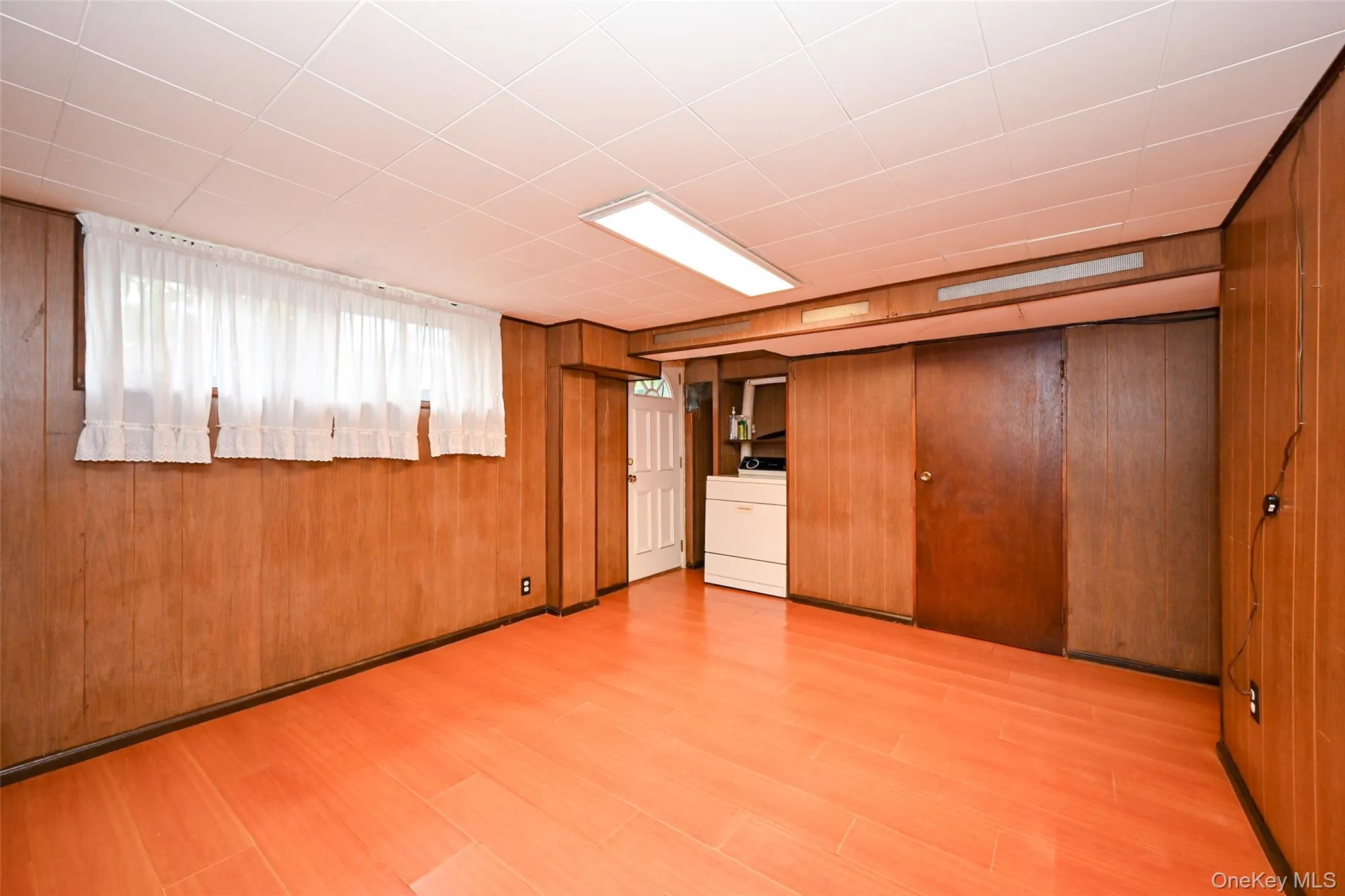 53-19 195th Street, New York, NY, 3 Bedrooms Bedrooms, 8 Rooms Rooms,2 BathroomsBathrooms,Residential,For Rent,195th,0,1015081 53-19 195th Street, New York, NY, 3 Bedrooms Bedrooms, 8 Rooms Rooms,2 BathroomsBathrooms,Residential,For Rent,195th,0,1015081