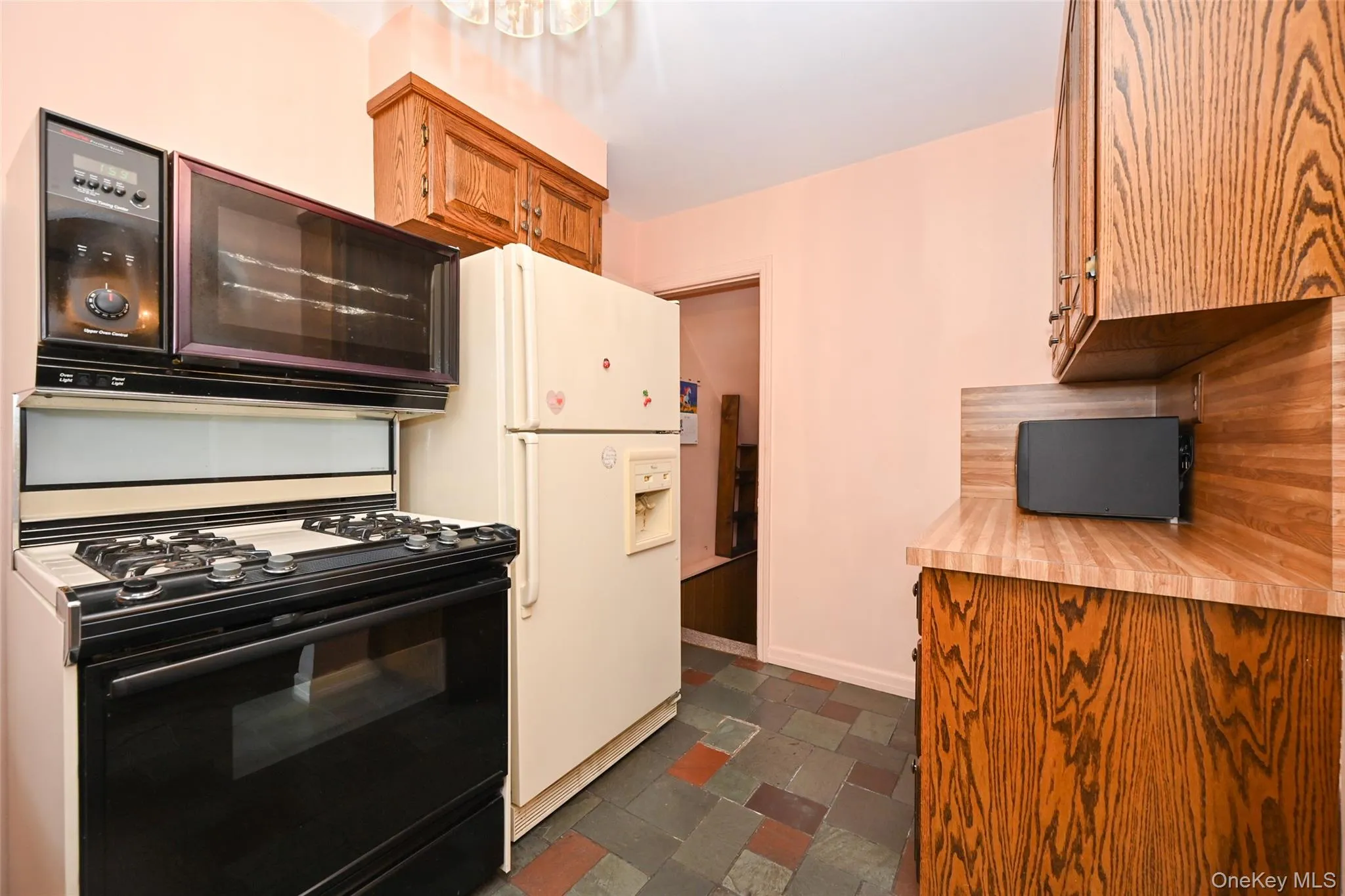 53-19 195th Street, New York, NY, 3 Bedrooms Bedrooms, 8 Rooms Rooms,2 BathroomsBathrooms,Residential,For Rent,195th,0,1015081 53-19 195th Street, New York, NY, 3 Bedrooms Bedrooms, 8 Rooms Rooms,2 BathroomsBathrooms,Residential,For Rent,195th,0,1015081