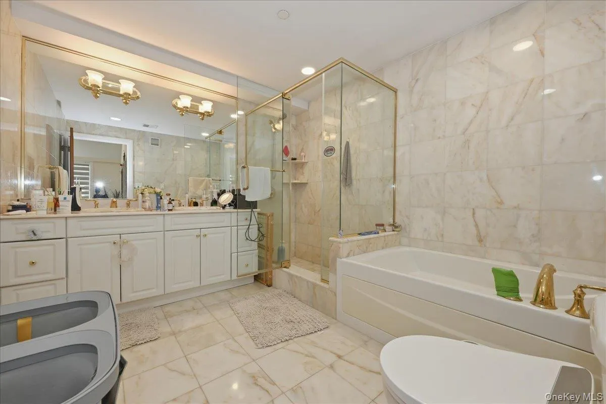 171 Great Neck Road, North Hempstead, NY, 2 Bedrooms Bedrooms, 5 Rooms Rooms,2 BathroomsBathrooms,Residential,For Rent,Great Neck,0,KEY1015088 171 Great Neck Road, North Hempstead, NY, 2 Bedrooms Bedrooms, 5 Rooms Rooms,2 BathroomsBathrooms,Residential,For Rent,Great Neck,0,KEY1015088