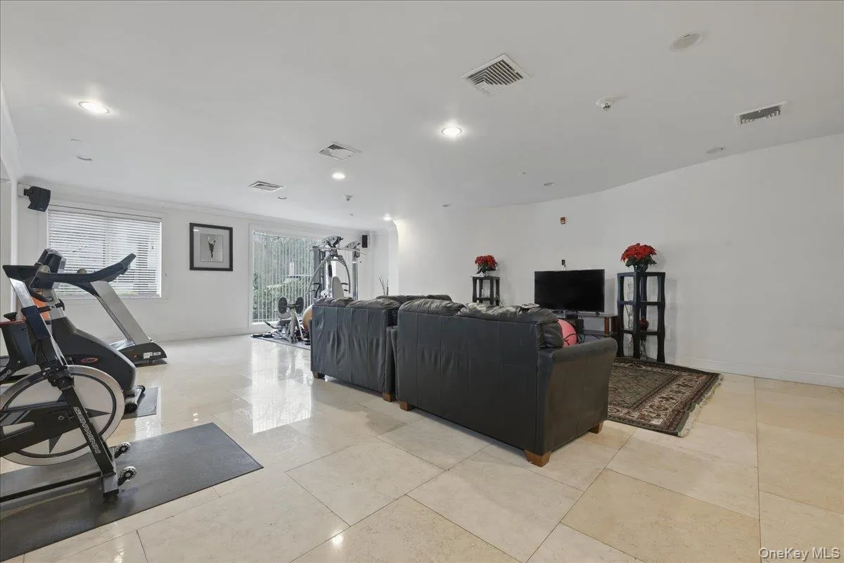 171 Great Neck Road, North Hempstead, NY, 2 Bedrooms Bedrooms, 5 Rooms Rooms,2 BathroomsBathrooms,Residential,For Rent,Great Neck,0,KEY1015088 171 Great Neck Road, North Hempstead, NY, 2 Bedrooms Bedrooms, 5 Rooms Rooms,2 BathroomsBathrooms,Residential,For Rent,Great Neck,0,KEY1015088
