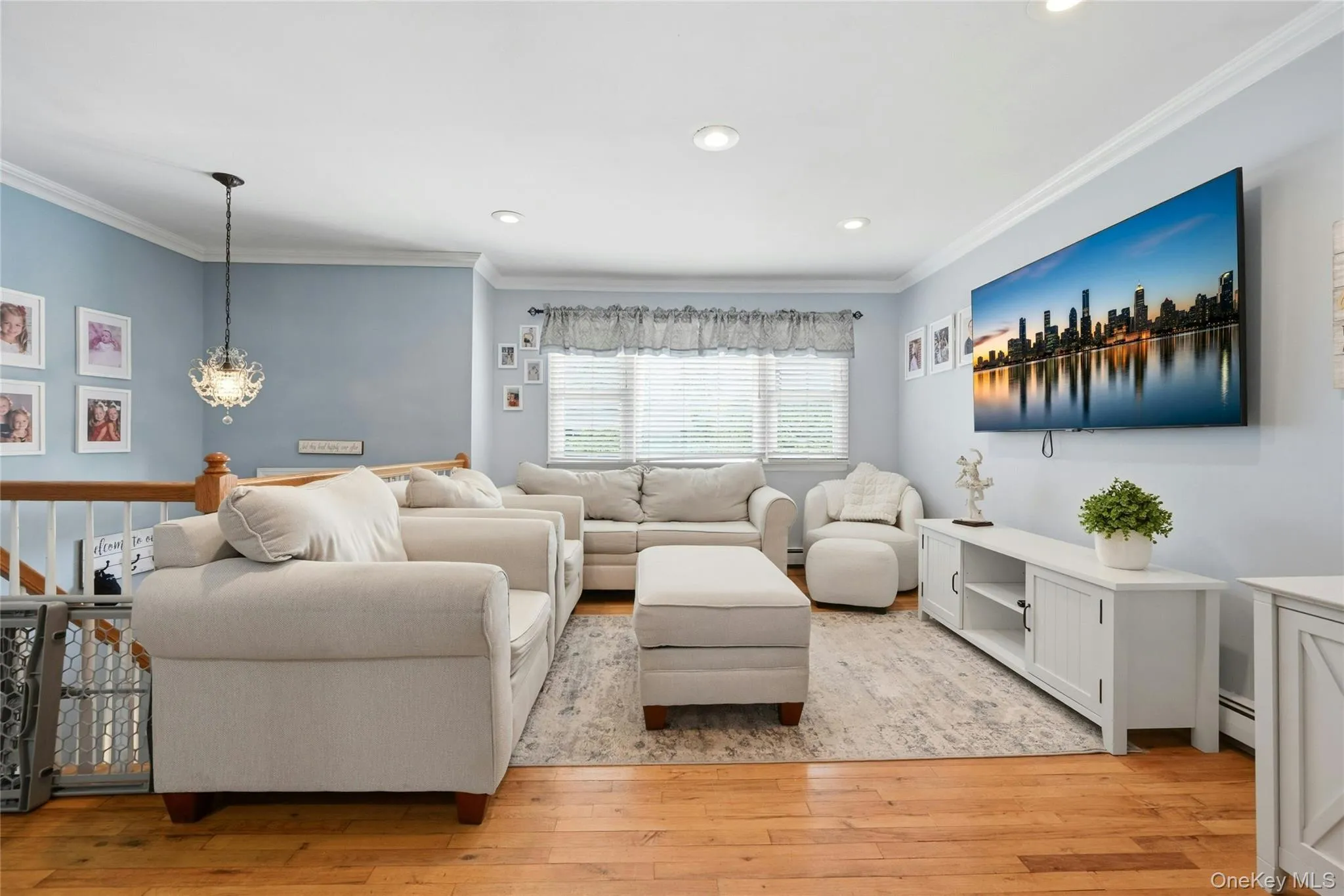 Offers Hardwood Floors & Beautiful Moldings! Offers Hardwood Floors & Beautiful Moldings!