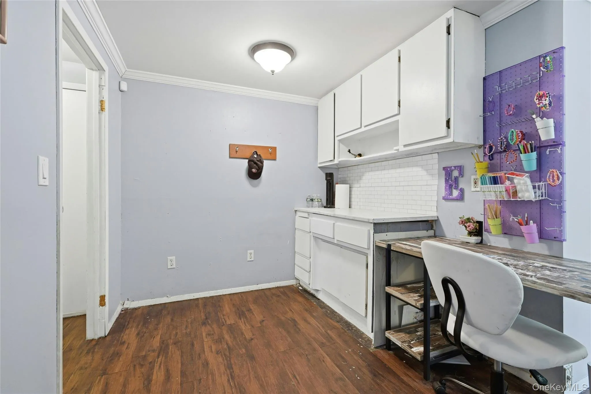 Nook Off Of Den Is A Perfect Spot For An Office Or Artist Studio... Or Convert To Addl' Kitchen With Proper Permits Nook Off Of Den Is A Perfect Spot For An Office Or Artist Studio... Or Convert To Addl' Kitchen With Proper Permits