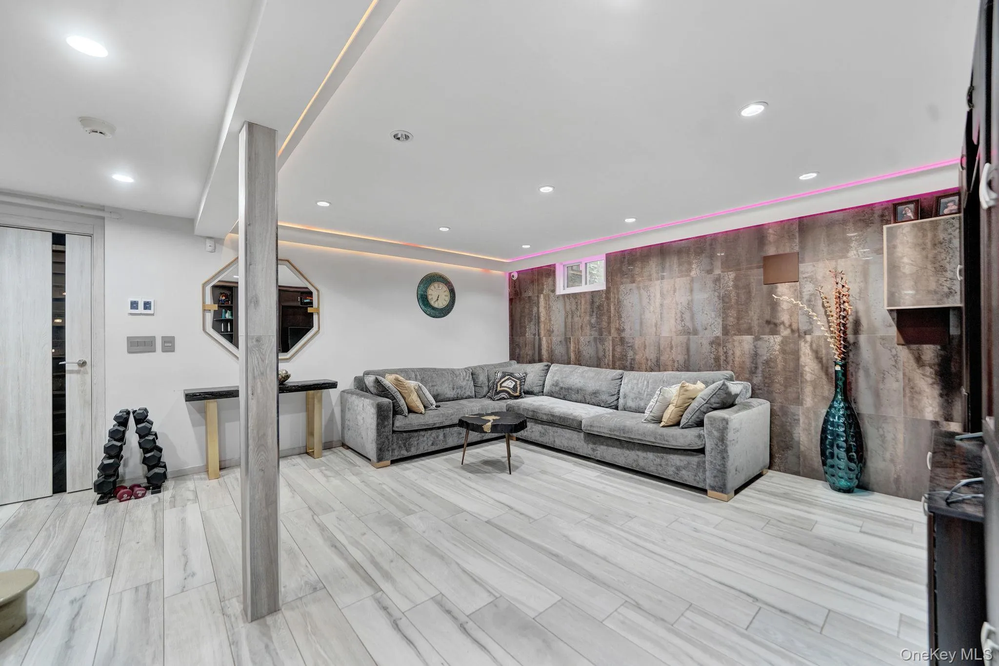 180-15 Aberdeen Road, New York, NY, 5 Bedrooms Bedrooms, 12 Rooms Rooms,3 BathroomsBathrooms,Residential,For Rent,Aberdeen,0,1015092 180-15 Aberdeen Road, New York, NY, 5 Bedrooms Bedrooms, 12 Rooms Rooms,3 BathroomsBathrooms,Residential,For Rent,Aberdeen,0,1015092