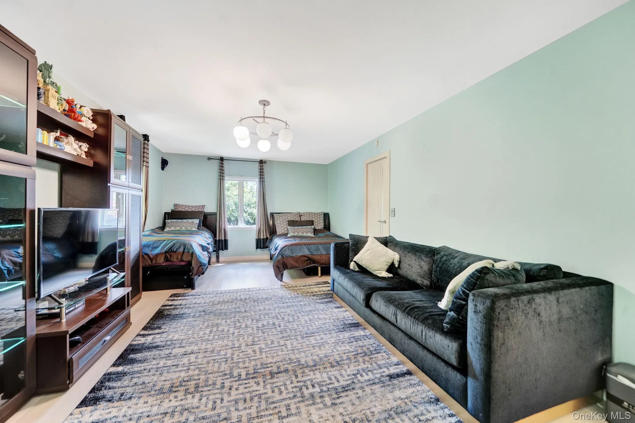 180-15 Aberdeen Road, New York, NY, 5 Bedrooms Bedrooms, 12 Rooms Rooms,3 BathroomsBathrooms,Residential,For Rent,Aberdeen,0,1015092 180-15 Aberdeen Road, New York, NY, 5 Bedrooms Bedrooms, 12 Rooms Rooms,3 BathroomsBathrooms,Residential,For Rent,Aberdeen,0,1015092