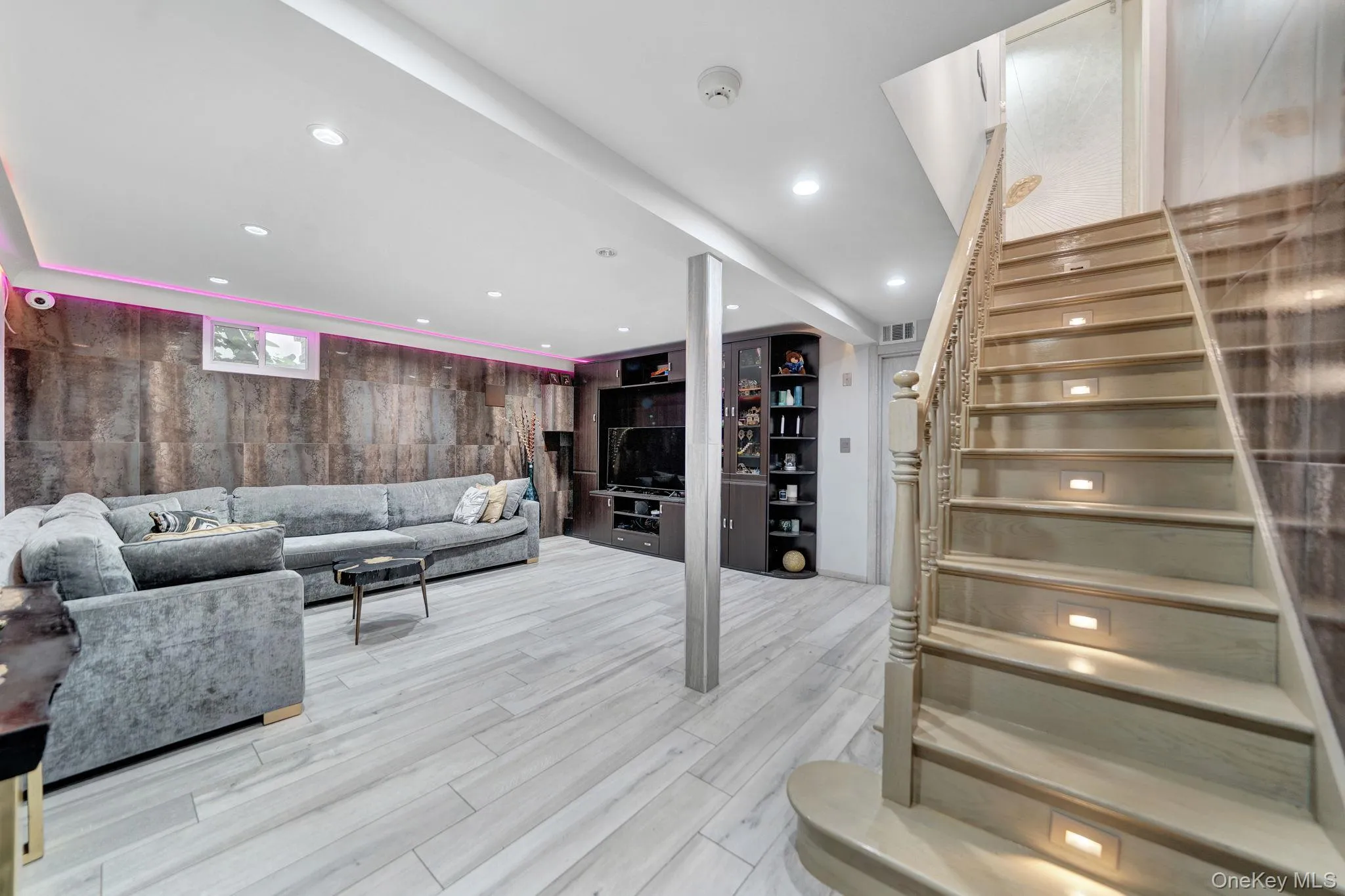 180-15 Aberdeen Road, New York, NY, 5 Bedrooms Bedrooms, 12 Rooms Rooms,3 BathroomsBathrooms,Residential,For Rent,Aberdeen,0,1015092 180-15 Aberdeen Road, New York, NY, 5 Bedrooms Bedrooms, 12 Rooms Rooms,3 BathroomsBathrooms,Residential,For Rent,Aberdeen,0,1015092