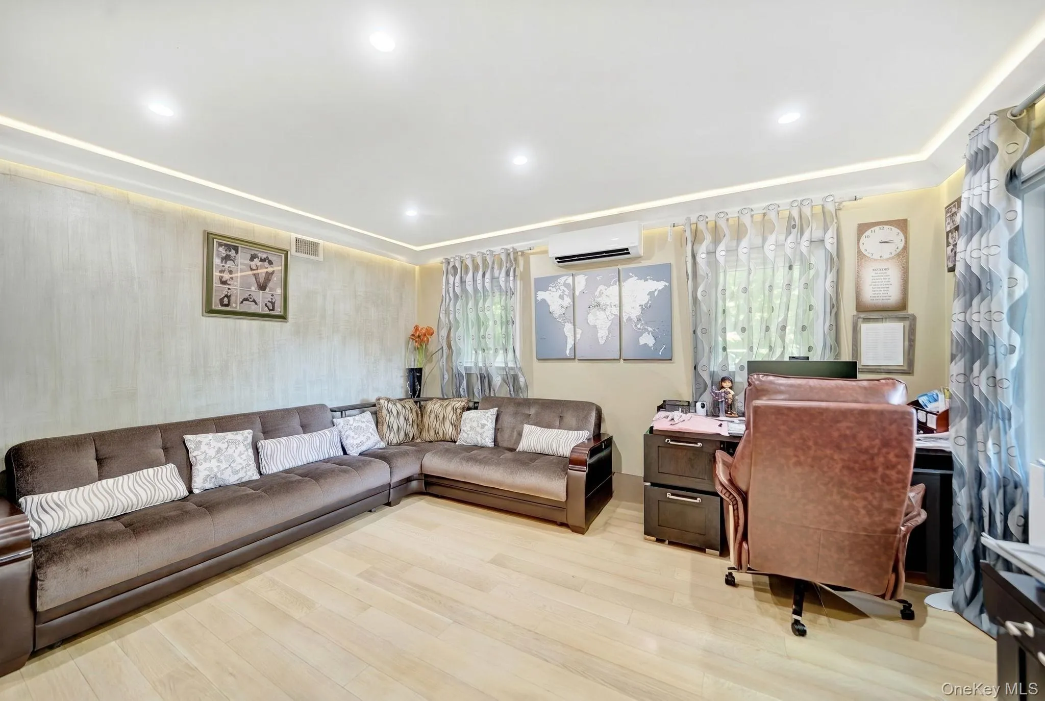 180-15 Aberdeen Road, New York, NY, 5 Bedrooms Bedrooms, 12 Rooms Rooms,3 BathroomsBathrooms,Residential,For Rent,Aberdeen,0,1015092 180-15 Aberdeen Road, New York, NY, 5 Bedrooms Bedrooms, 12 Rooms Rooms,3 BathroomsBathrooms,Residential,For Rent,Aberdeen,0,1015092