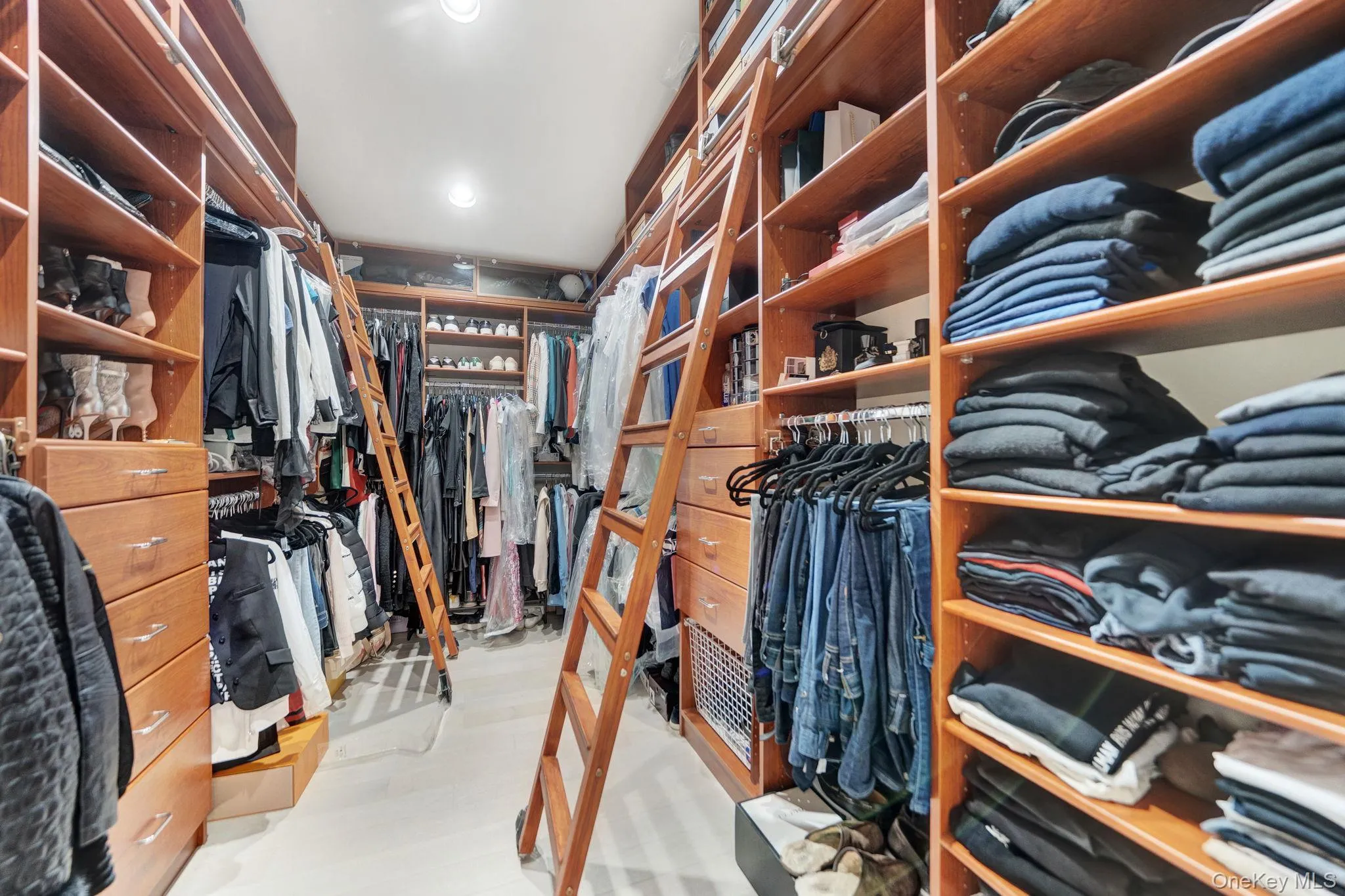 180-15 Aberdeen Road, New York, NY, 5 Bedrooms Bedrooms, 12 Rooms Rooms,3 BathroomsBathrooms,Residential,For Rent,Aberdeen,0,1015092 180-15 Aberdeen Road, New York, NY, 5 Bedrooms Bedrooms, 12 Rooms Rooms,3 BathroomsBathrooms,Residential,For Rent,Aberdeen,0,1015092
