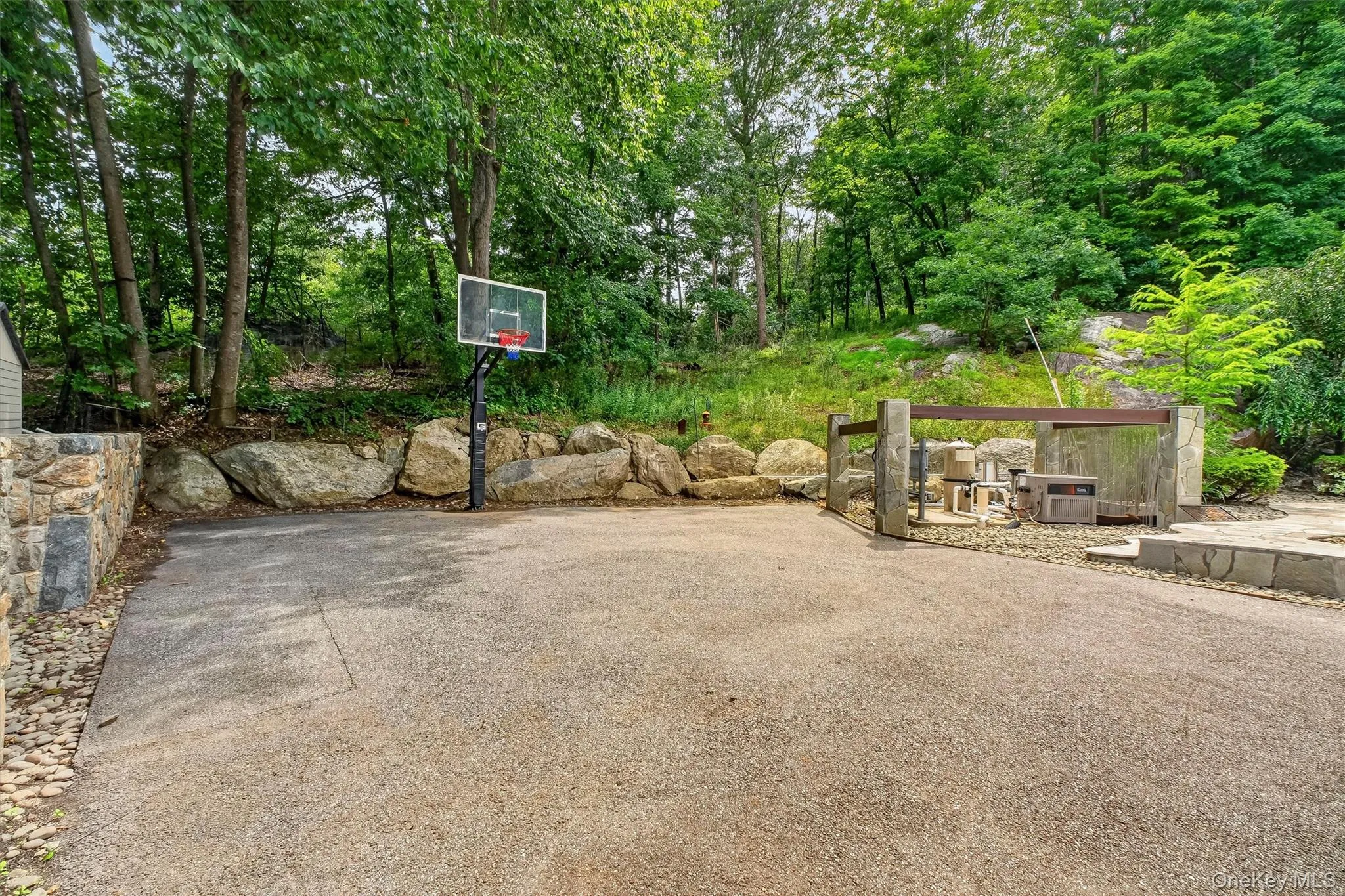 B-Ball anyone ?! B-Ball anyone ?!
