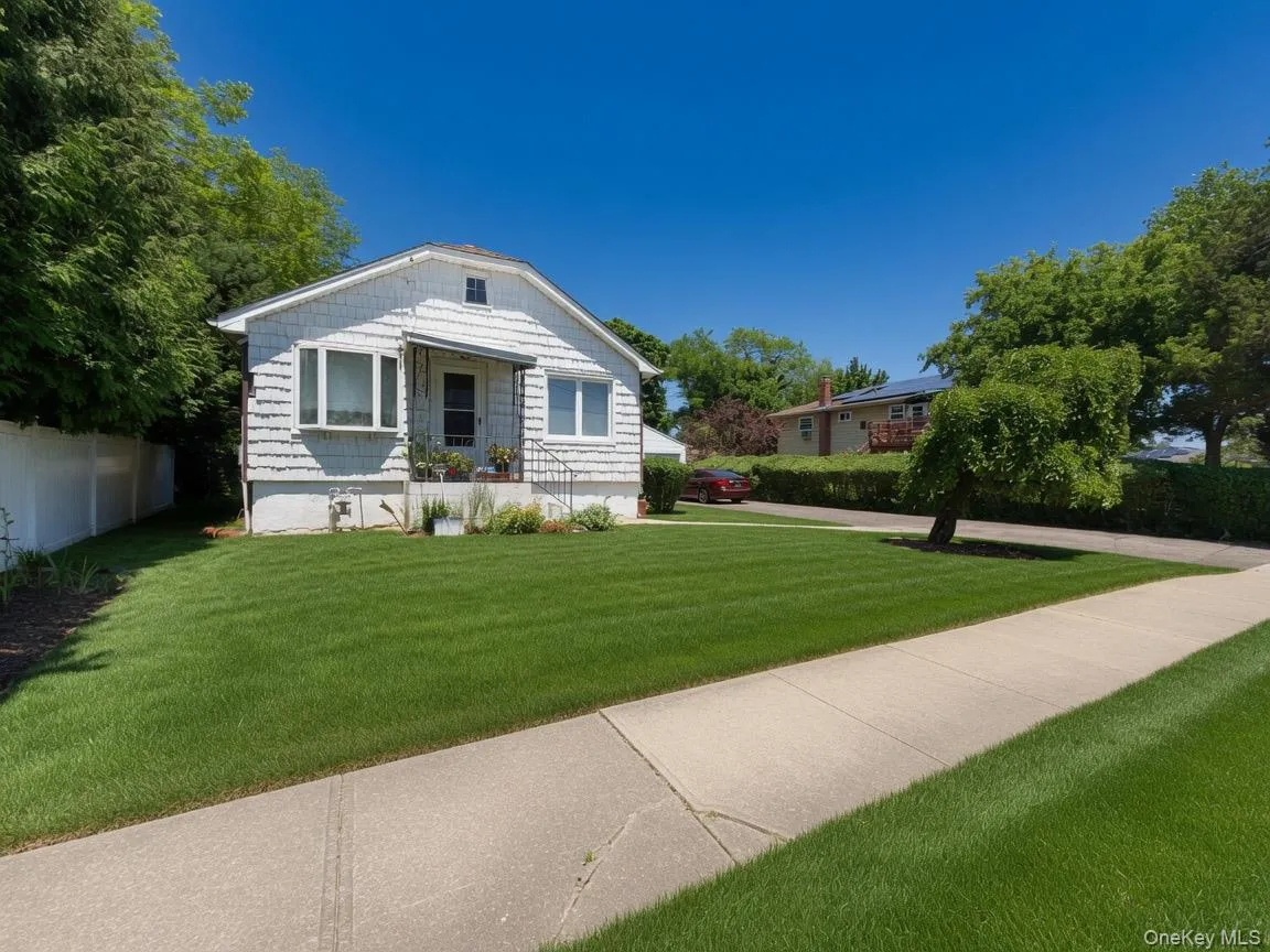 1 Trebor Road, Oyster Bay, NY, 2 Bedrooms Bedrooms, 8 Rooms Rooms,2 BathroomsBathrooms,Residential,For Rent,Trebor,0,1015100 1 Trebor Road, Oyster Bay, NY, 2 Bedrooms Bedrooms, 8 Rooms Rooms,2 BathroomsBathrooms,Residential,For Rent,Trebor,0,1015100