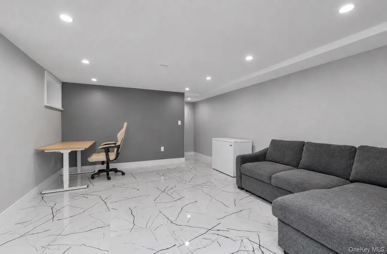7964 77th Avenue, New York, NY, 3 Bedrooms Bedrooms, 5 Rooms Rooms,3 BathroomsBathrooms,Residential,For Rent,77th,0,KEY1015101 7964 77th Avenue, New York, NY, 3 Bedrooms Bedrooms, 5 Rooms Rooms,3 BathroomsBathrooms,Residential,For Rent,77th,0,KEY1015101