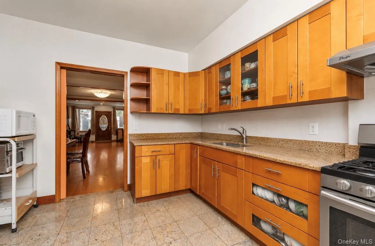 7964 77th Avenue, New York, NY, 3 Bedrooms Bedrooms, 5 Rooms Rooms,3 BathroomsBathrooms,Residential,For Rent,77th,0,KEY1015101 7964 77th Avenue, New York, NY, 3 Bedrooms Bedrooms, 5 Rooms Rooms,3 BathroomsBathrooms,Residential,For Rent,77th,0,KEY1015101