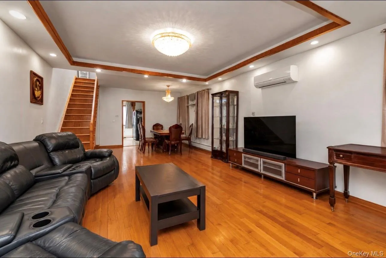 7964 77th Avenue, New York, NY, 3 Bedrooms Bedrooms, 5 Rooms Rooms,3 BathroomsBathrooms,Residential,For Rent,77th,0,KEY1015101 7964 77th Avenue, New York, NY, 3 Bedrooms Bedrooms, 5 Rooms Rooms,3 BathroomsBathrooms,Residential,For Rent,77th,0,KEY1015101