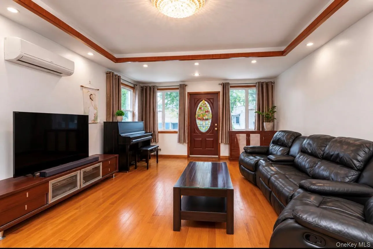 7964 77th Avenue, New York, NY, 3 Bedrooms Bedrooms, 5 Rooms Rooms,3 BathroomsBathrooms,Residential,For Rent,77th,0,KEY1015101 7964 77th Avenue, New York, NY, 3 Bedrooms Bedrooms, 5 Rooms Rooms,3 BathroomsBathrooms,Residential,For Rent,77th,0,KEY1015101