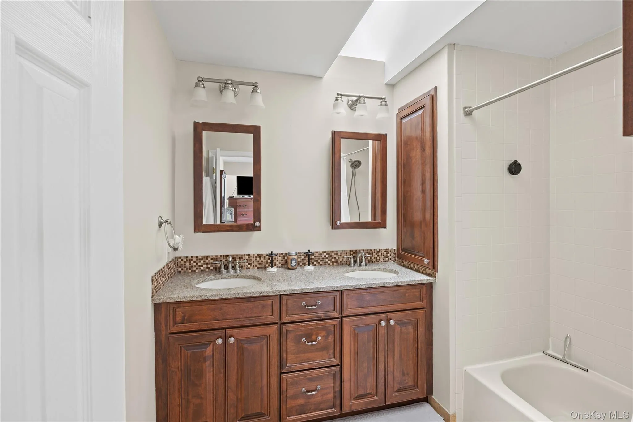 1406 Sara Circle, Brookhaven, NY, 3 Bedrooms Bedrooms, 6 Rooms Rooms,2 BathroomsBathrooms,Residential,For Rent,Sara,0,1015102 1406 Sara Circle, Brookhaven, NY, 3 Bedrooms Bedrooms, 6 Rooms Rooms,2 BathroomsBathrooms,Residential,For Rent,Sara,0,1015102