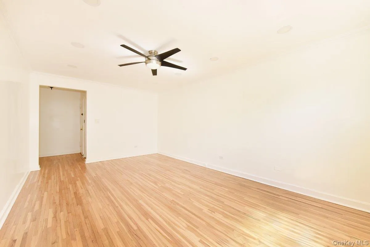 Empty room Empty room