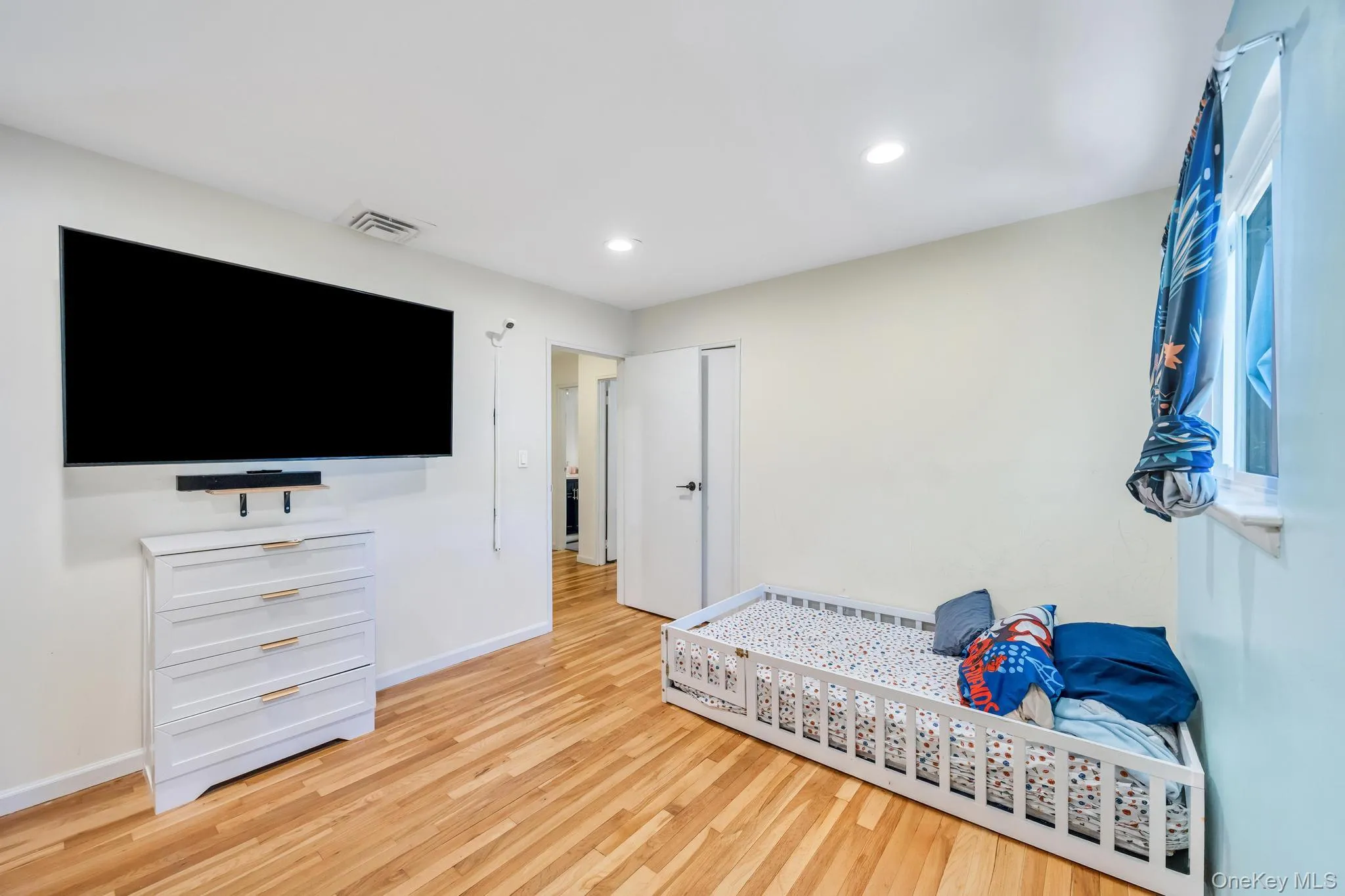 99 Burr Road, Huntington, NY, 4 Bedrooms Bedrooms, 7 Rooms Rooms,2 BathroomsBathrooms,Residential,For Rent,Burr,0,1015112 99 Burr Road, Huntington, NY, 4 Bedrooms Bedrooms, 7 Rooms Rooms,2 BathroomsBathrooms,Residential,For Rent,Burr,0,1015112