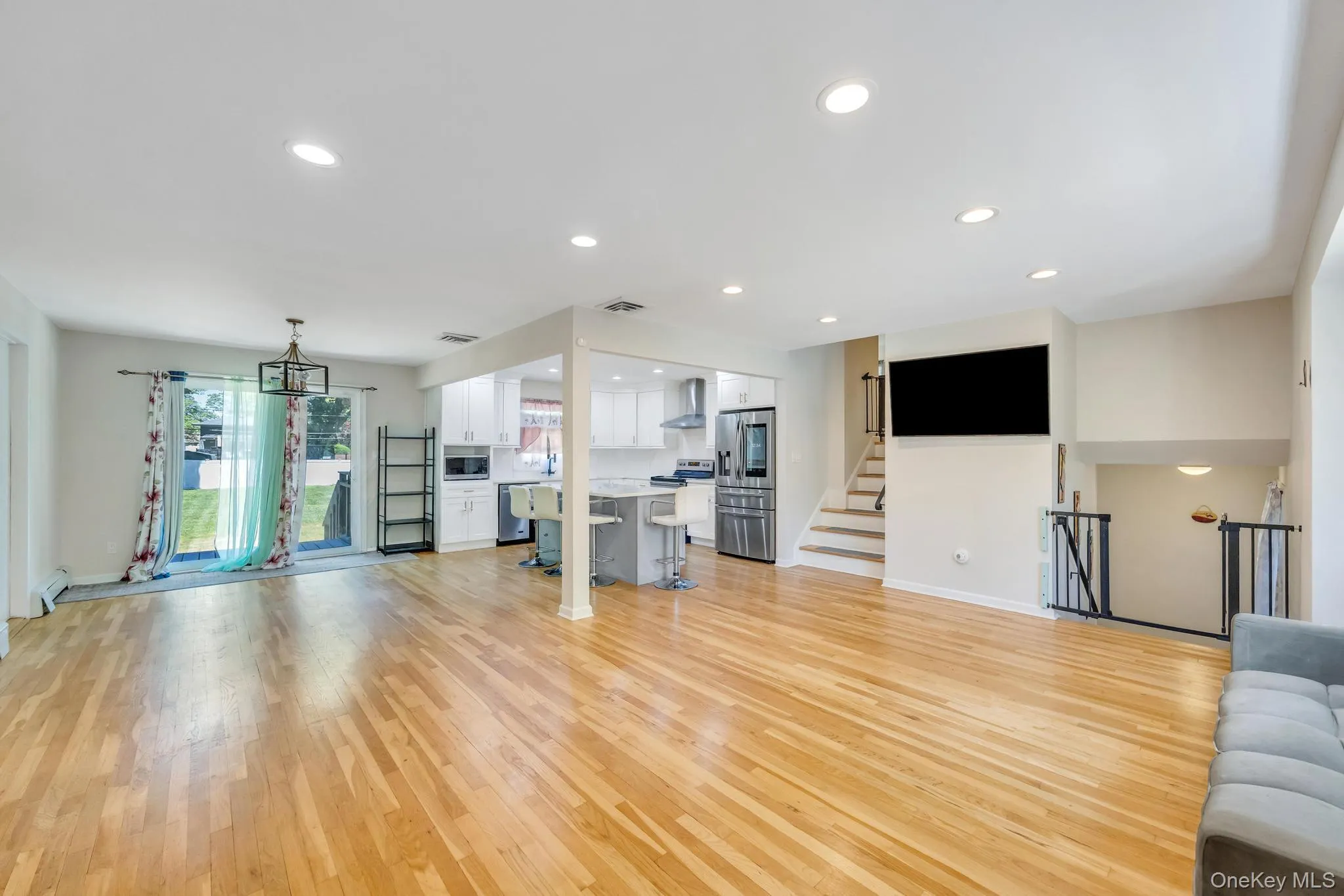 99 Burr Road, Huntington, NY, 4 Bedrooms Bedrooms, 7 Rooms Rooms,2 BathroomsBathrooms,Residential,For Rent,Burr,0,1015112 99 Burr Road, Huntington, NY, 4 Bedrooms Bedrooms, 7 Rooms Rooms,2 BathroomsBathrooms,Residential,For Rent,Burr,0,1015112