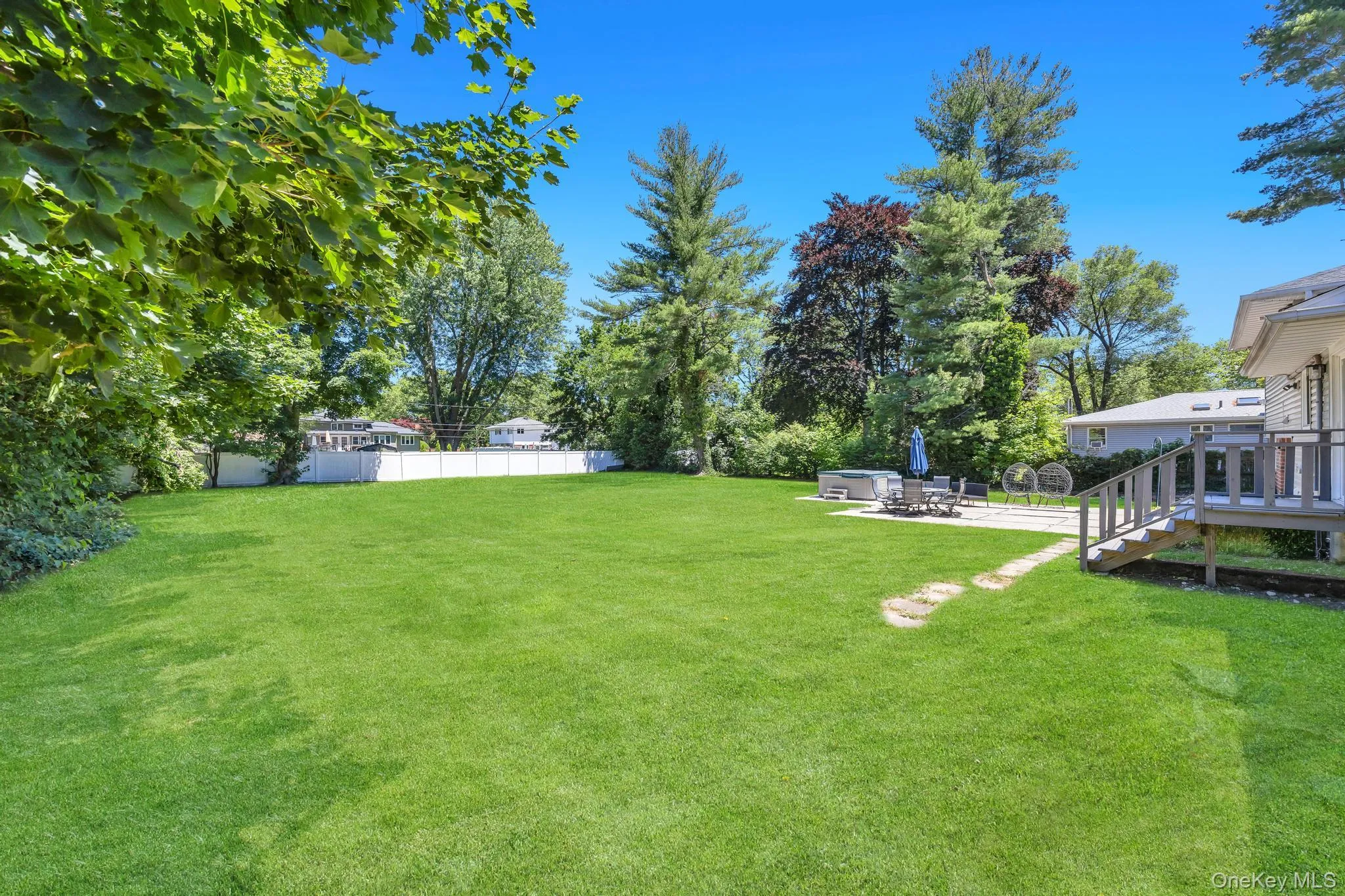 99 Burr Road, Huntington, NY, 4 Bedrooms Bedrooms, 7 Rooms Rooms,2 BathroomsBathrooms,Residential,For Rent,Burr,0,1015112 99 Burr Road, Huntington, NY, 4 Bedrooms Bedrooms, 7 Rooms Rooms,2 BathroomsBathrooms,Residential,For Rent,Burr,0,1015112