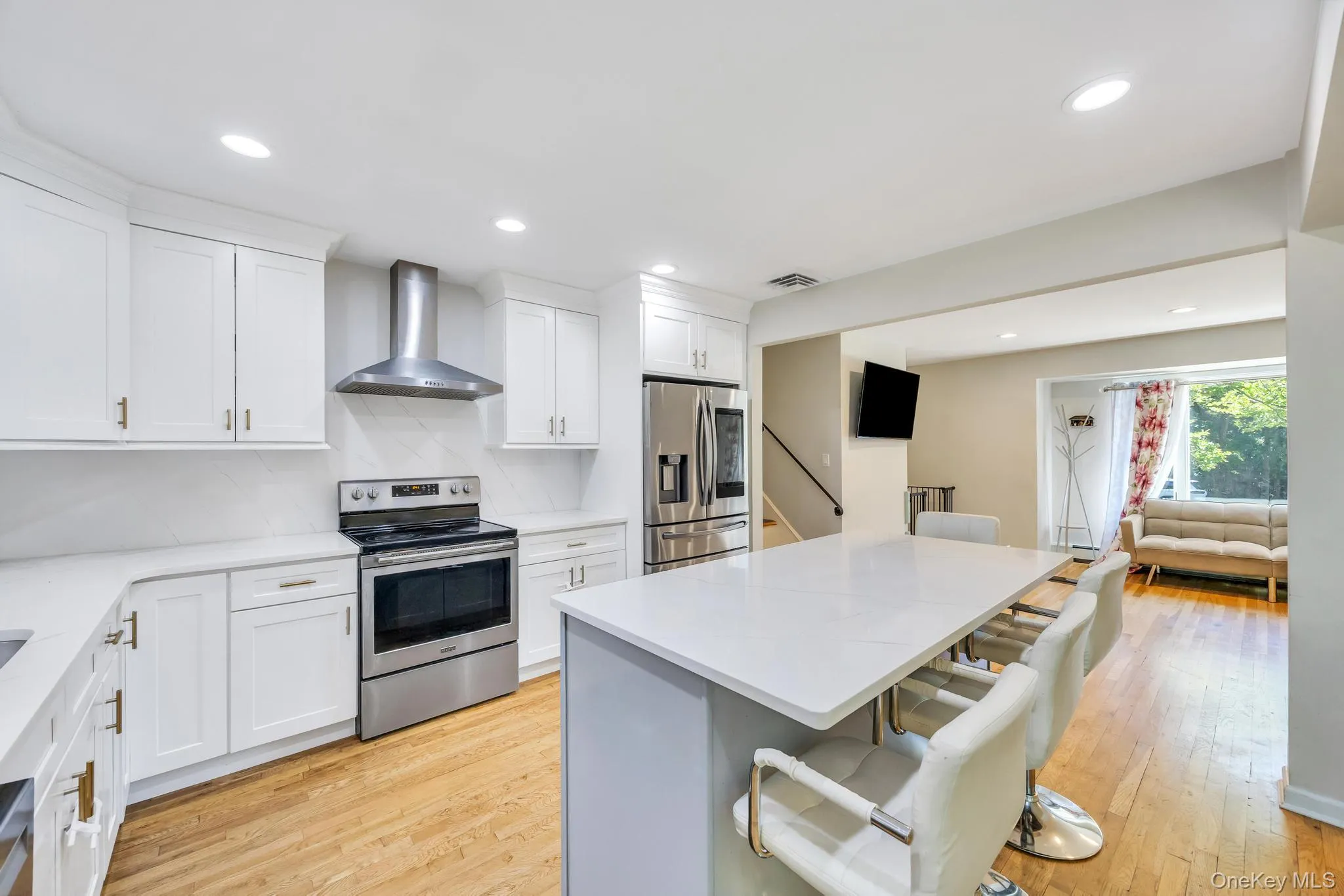 99 Burr Road, Huntington, NY, 4 Bedrooms Bedrooms, 7 Rooms Rooms,2 BathroomsBathrooms,Residential,For Rent,Burr,0,1015112 99 Burr Road, Huntington, NY, 4 Bedrooms Bedrooms, 7 Rooms Rooms,2 BathroomsBathrooms,Residential,For Rent,Burr,0,1015112
