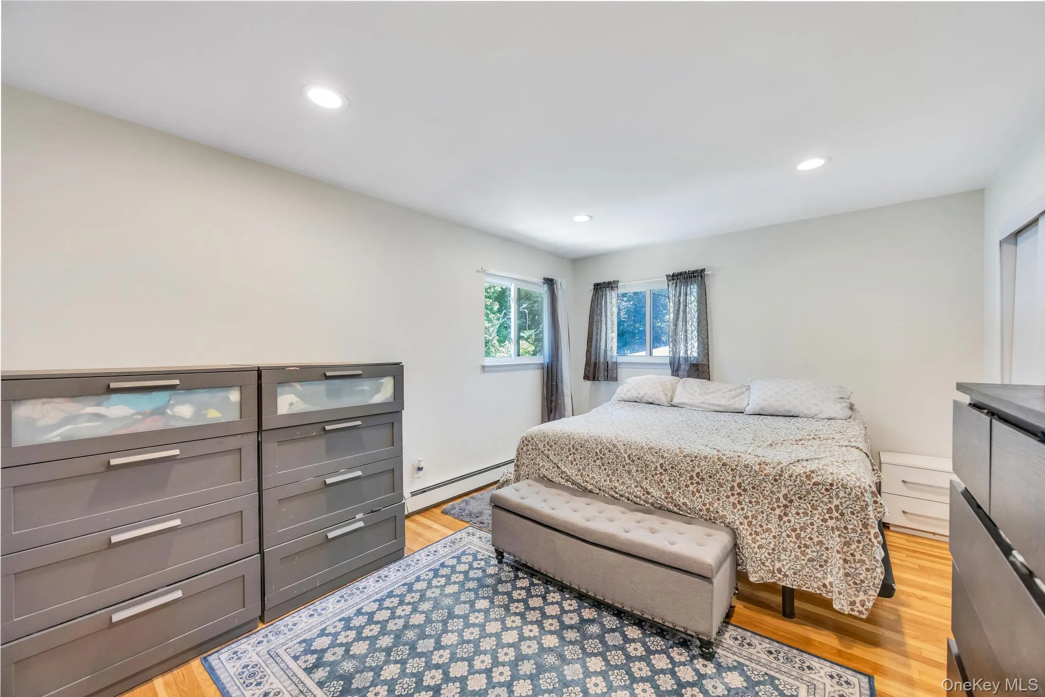 99 Burr Road, Huntington, NY, 4 Bedrooms Bedrooms, 7 Rooms Rooms,2 BathroomsBathrooms,Residential,For Rent,Burr,0,1015112 99 Burr Road, Huntington, NY, 4 Bedrooms Bedrooms, 7 Rooms Rooms,2 BathroomsBathrooms,Residential,For Rent,Burr,0,1015112