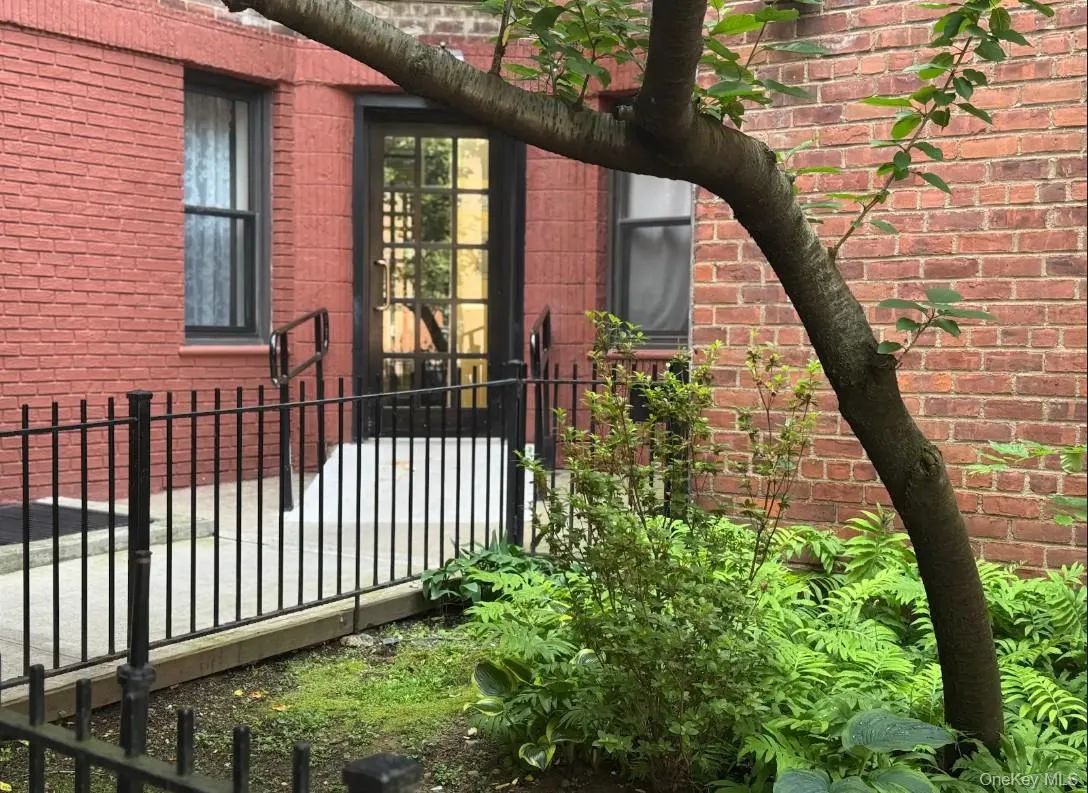 65-39 108th Street, New York, NY, 2 Bedrooms Bedrooms, 4 Rooms Rooms,1 BathroomBathrooms,Residential,For Rent,108th,0,1015116 65-39 108th Street, New York, NY, 2 Bedrooms Bedrooms, 4 Rooms Rooms,1 BathroomBathrooms,Residential,For Rent,108th,0,1015116