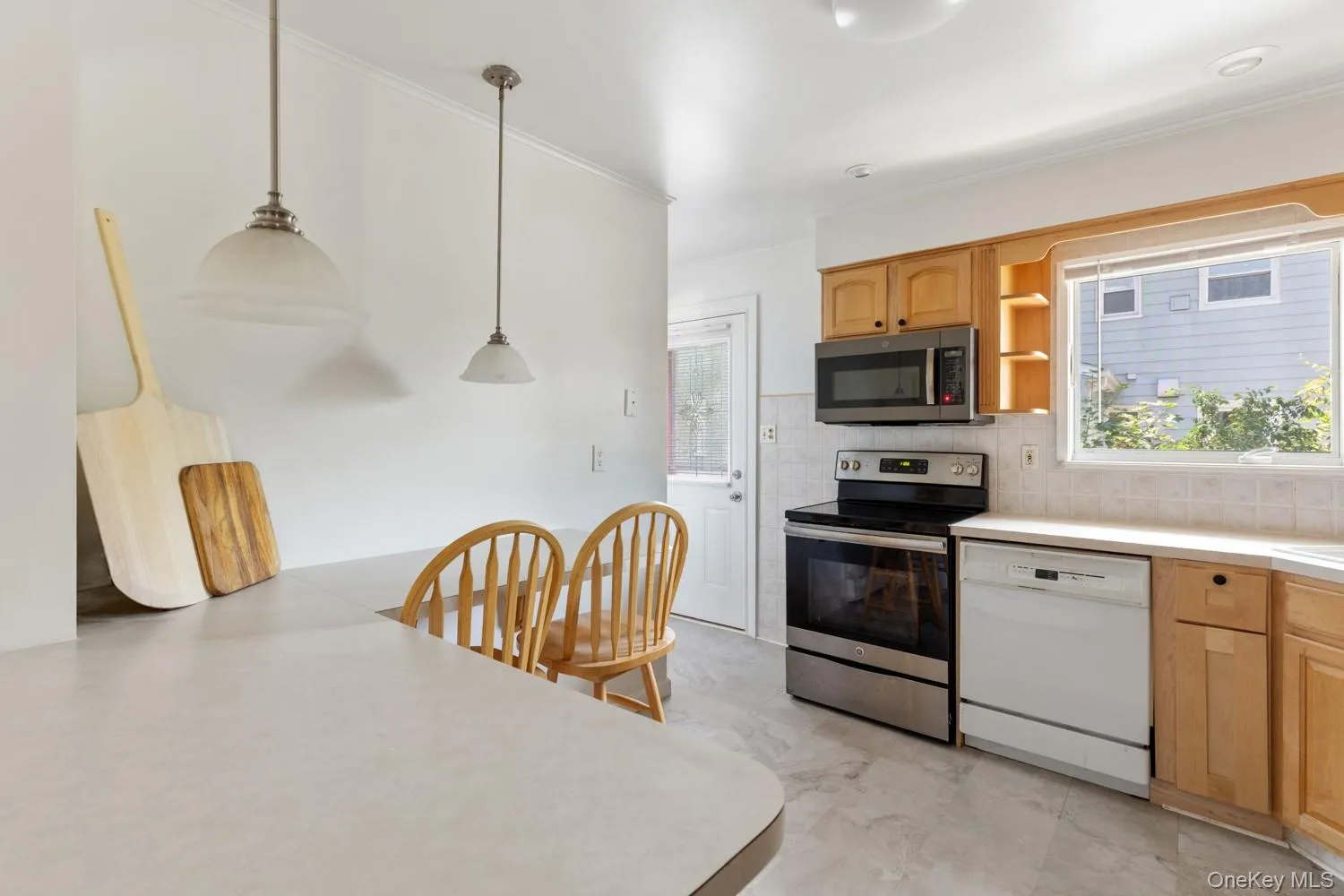 54 Oak Street, Oyster Bay, NY, 3 Bedrooms Bedrooms, 7 Rooms Rooms,1 BathroomBathrooms,Residential,For Rent,Oak,0,KEY1015127 54 Oak Street, Oyster Bay, NY, 3 Bedrooms Bedrooms, 7 Rooms Rooms,1 BathroomBathrooms,Residential,For Rent,Oak,0,KEY1015127