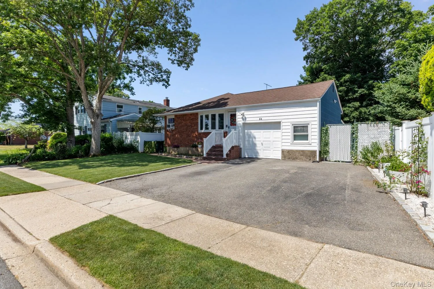 54 Oak Street, Oyster Bay, NY, 3 Bedrooms Bedrooms, 7 Rooms Rooms,1 BathroomBathrooms,Residential,For Rent,Oak,0,KEY1015127 54 Oak Street, Oyster Bay, NY, 3 Bedrooms Bedrooms, 7 Rooms Rooms,1 BathroomBathrooms,Residential,For Rent,Oak,0,KEY1015127