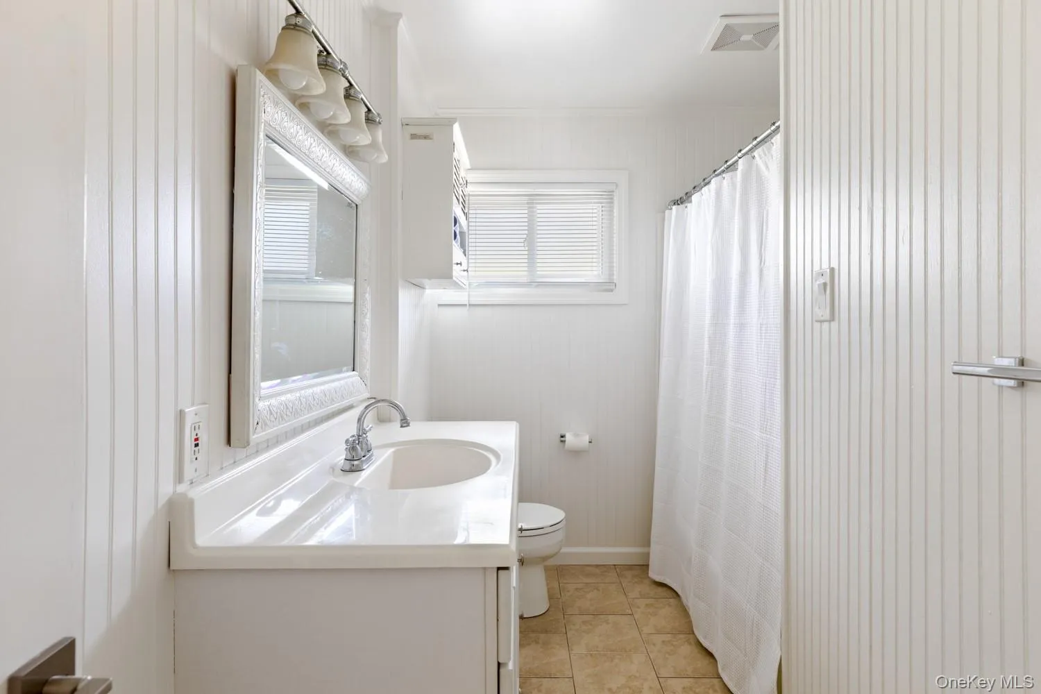 54 Oak Street, Oyster Bay, NY, 3 Bedrooms Bedrooms, 7 Rooms Rooms,1 BathroomBathrooms,Residential,For Rent,Oak,0,KEY1015127 54 Oak Street, Oyster Bay, NY, 3 Bedrooms Bedrooms, 7 Rooms Rooms,1 BathroomBathrooms,Residential,For Rent,Oak,0,KEY1015127