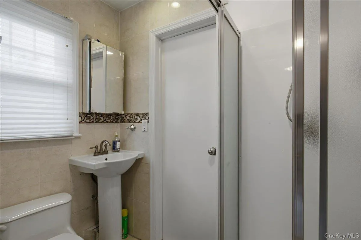 16 Baldwin Lane, New Rochelle, NY, 5 Bedrooms Bedrooms, 9 Rooms Rooms,4 BathroomsBathrooms,Residential Lease,For Rent,Baldwin,0,1015128 16 Baldwin Lane, New Rochelle, NY, 5 Bedrooms Bedrooms, 9 Rooms Rooms,4 BathroomsBathrooms,Residential Lease,For Rent,Baldwin,0,1015128