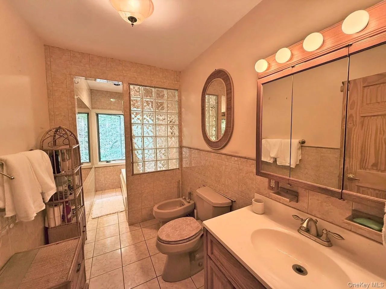 11 Nordic Drive, Woodstock, NY, 2 Bedrooms Bedrooms, 7 Rooms Rooms,2 BathroomsBathrooms,Residential,For Rent,Nordic,0,1015129 11 Nordic Drive, Woodstock, NY, 2 Bedrooms Bedrooms, 7 Rooms Rooms,2 BathroomsBathrooms,Residential,For Rent,Nordic,0,1015129