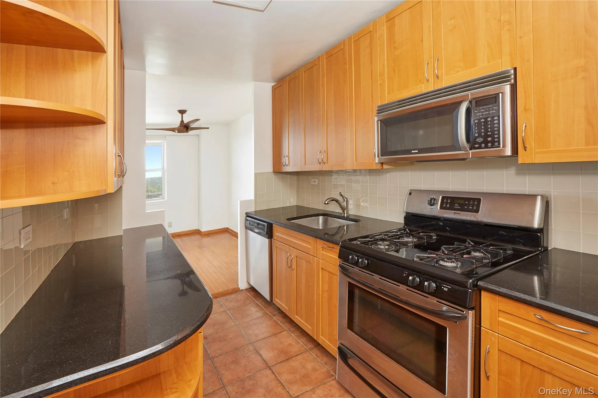 5700 Arlington Avenue, New York, NY, 2 Bedrooms Bedrooms, 4 Rooms Rooms,1 BathroomBathrooms,Residential,For Rent,Arlington,0,KEY1015132 5700 Arlington Avenue, New York, NY, 2 Bedrooms Bedrooms, 4 Rooms Rooms,1 BathroomBathrooms,Residential,For Rent,Arlington,0,KEY1015132
