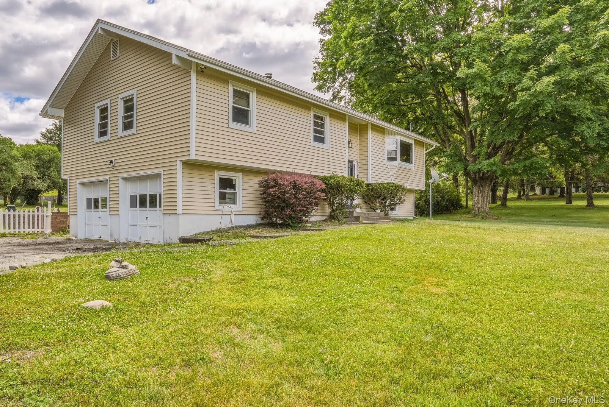 4 Hunt Drive, Florida, NY, 3 Bedrooms Bedrooms, 10 Rooms Rooms,2 BathroomsBathrooms,Residential,For Rent,Hunt,0,1015136 4 Hunt Drive, Florida, NY, 3 Bedrooms Bedrooms, 10 Rooms Rooms,2 BathroomsBathrooms,Residential,For Rent,Hunt,0,1015136