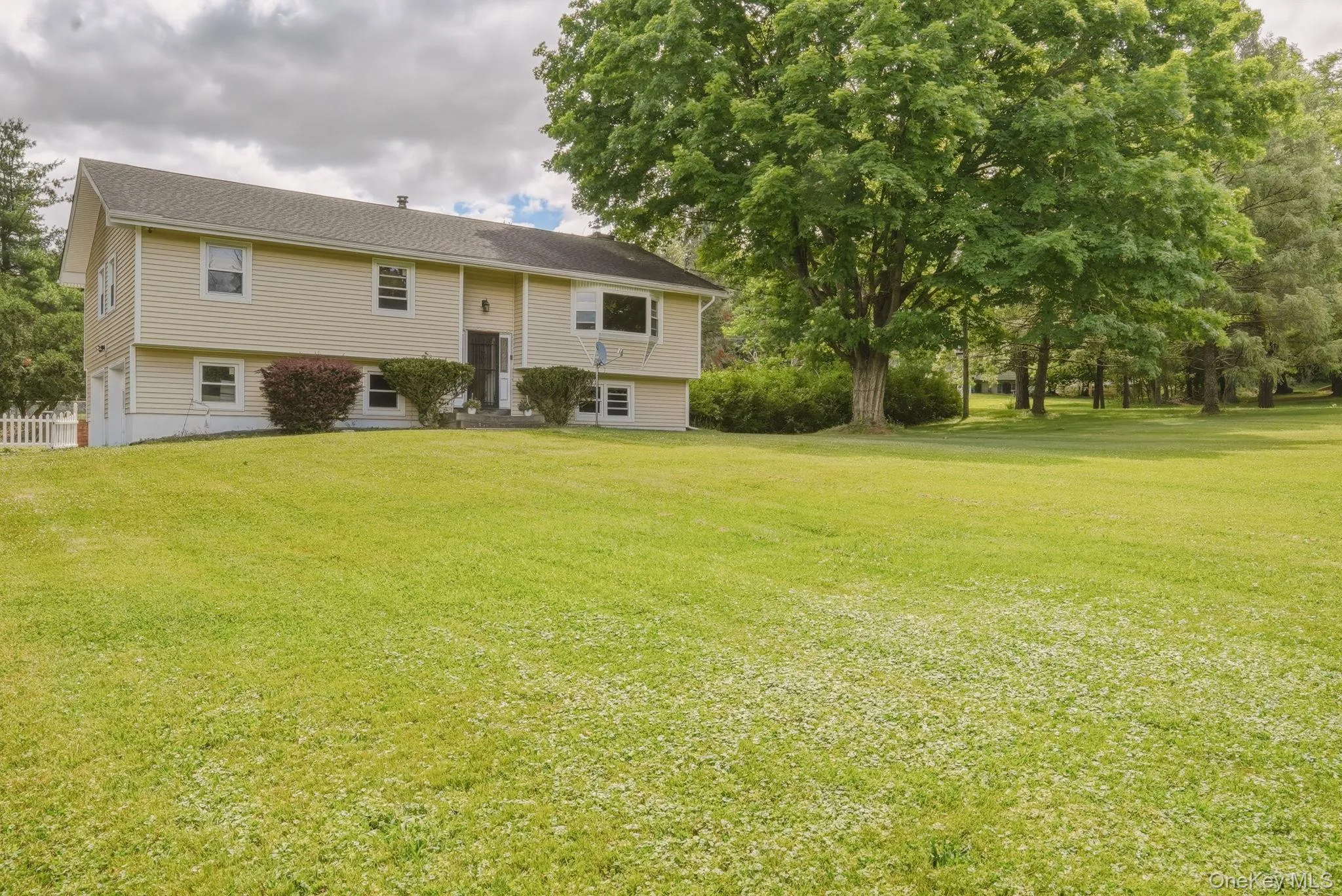 4 Hunt Drive, Florida, NY, 3 Bedrooms Bedrooms, 10 Rooms Rooms,2 BathroomsBathrooms,Residential,For Rent,Hunt,0,1015136 4 Hunt Drive, Florida, NY, 3 Bedrooms Bedrooms, 10 Rooms Rooms,2 BathroomsBathrooms,Residential,For Rent,Hunt,0,1015136