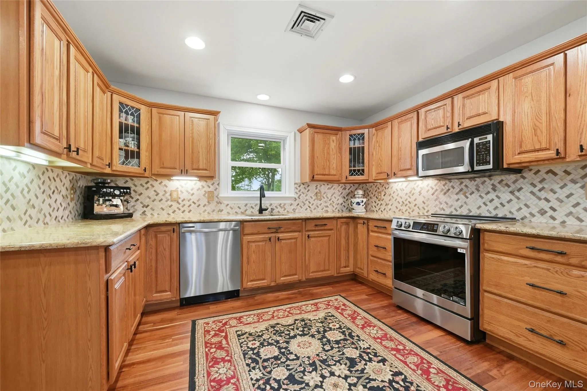 58 Seawanhaka Avenue, Smithtown, NY, 3 Bedrooms Bedrooms, 7 Rooms Rooms,2 BathroomsBathrooms,Residential,For Rent,Seawanhaka,0,1015140 58 Seawanhaka Avenue, Smithtown, NY, 3 Bedrooms Bedrooms, 7 Rooms Rooms,2 BathroomsBathrooms,Residential,For Rent,Seawanhaka,0,1015140