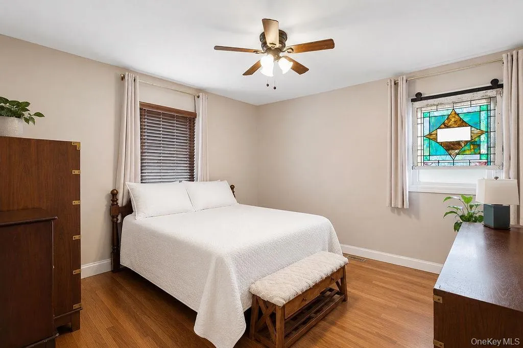 26 Cedar Street, Oyster Bay, NY, 4 Bedrooms Bedrooms, 7 Rooms Rooms,1 BathroomBathrooms,Residential,For Rent,Cedar,0,1015141 26 Cedar Street, Oyster Bay, NY, 4 Bedrooms Bedrooms, 7 Rooms Rooms,1 BathroomBathrooms,Residential,For Rent,Cedar,0,1015141