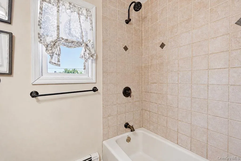 26 Cedar Street, Oyster Bay, NY, 4 Bedrooms Bedrooms, 7 Rooms Rooms,1 BathroomBathrooms,Residential,For Rent,Cedar,0,1015141 26 Cedar Street, Oyster Bay, NY, 4 Bedrooms Bedrooms, 7 Rooms Rooms,1 BathroomBathrooms,Residential,For Rent,Cedar,0,1015141