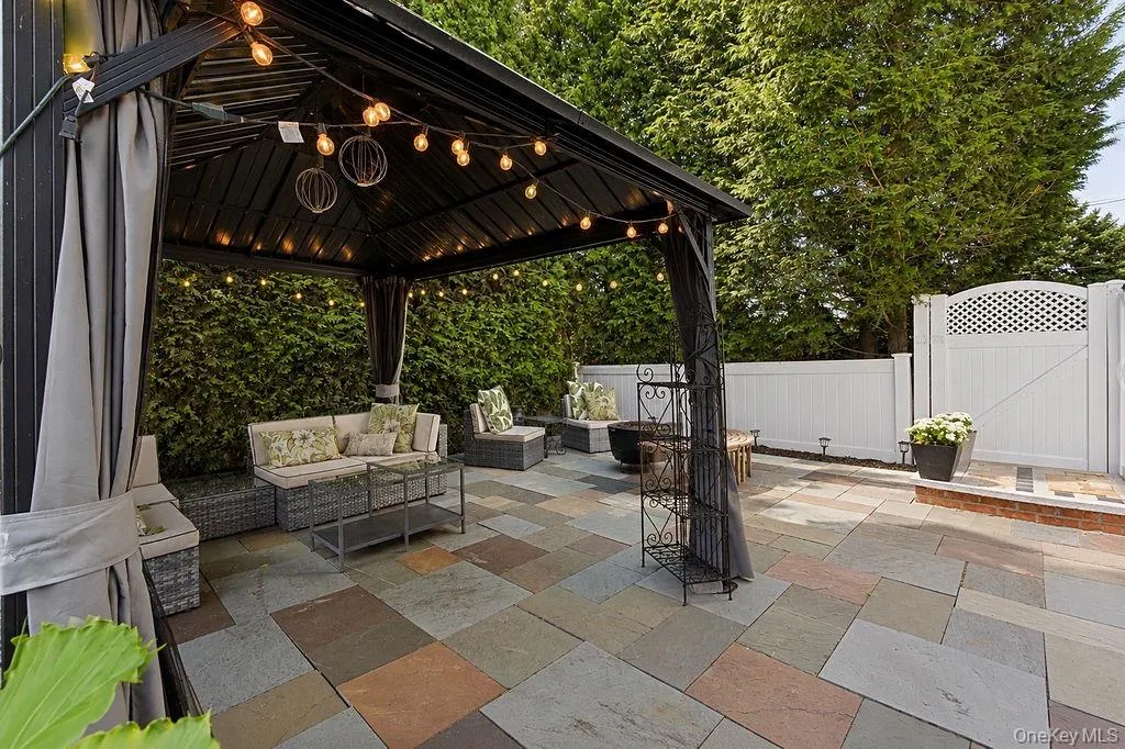 26 Cedar Street, Oyster Bay, NY, 4 Bedrooms Bedrooms, 7 Rooms Rooms,1 BathroomBathrooms,Residential,For Rent,Cedar,0,1015141 26 Cedar Street, Oyster Bay, NY, 4 Bedrooms Bedrooms, 7 Rooms Rooms,1 BathroomBathrooms,Residential,For Rent,Cedar,0,1015141