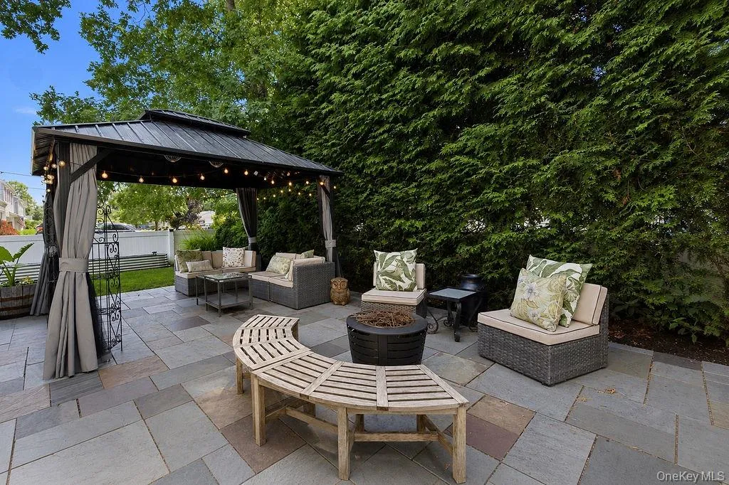 26 Cedar Street, Oyster Bay, NY, 4 Bedrooms Bedrooms, 7 Rooms Rooms,1 BathroomBathrooms,Residential,For Rent,Cedar,0,1015141 26 Cedar Street, Oyster Bay, NY, 4 Bedrooms Bedrooms, 7 Rooms Rooms,1 BathroomBathrooms,Residential,For Rent,Cedar,0,1015141