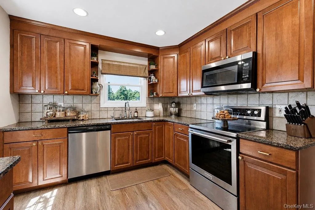 26 Cedar Street, Oyster Bay, NY, 4 Bedrooms Bedrooms, 7 Rooms Rooms,1 BathroomBathrooms,Residential,For Rent,Cedar,0,1015141 26 Cedar Street, Oyster Bay, NY, 4 Bedrooms Bedrooms, 7 Rooms Rooms,1 BathroomBathrooms,Residential,For Rent,Cedar,0,1015141