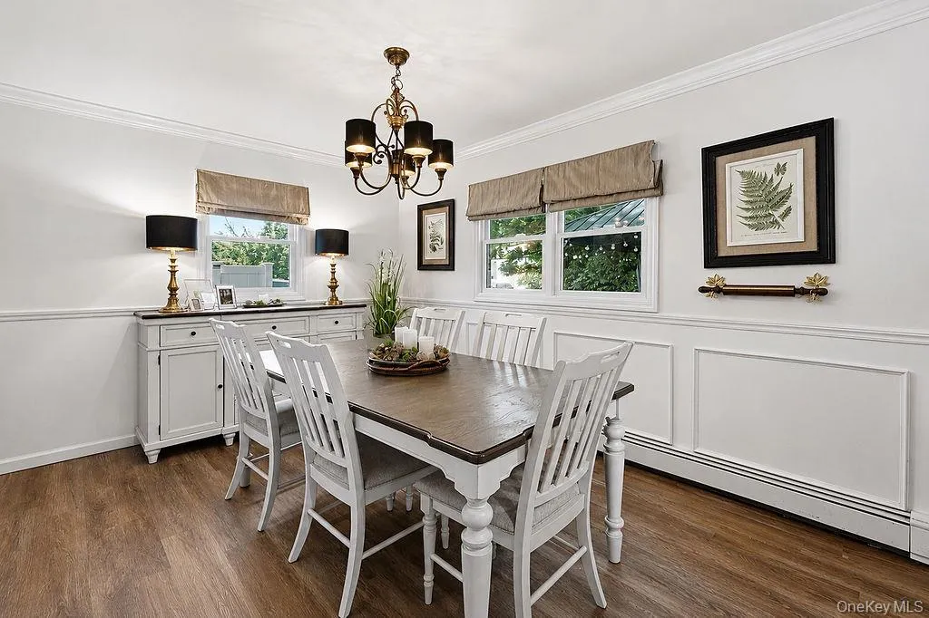 26 Cedar Street, Oyster Bay, NY, 4 Bedrooms Bedrooms, 7 Rooms Rooms,1 BathroomBathrooms,Residential,For Rent,Cedar,0,1015141 26 Cedar Street, Oyster Bay, NY, 4 Bedrooms Bedrooms, 7 Rooms Rooms,1 BathroomBathrooms,Residential,For Rent,Cedar,0,1015141