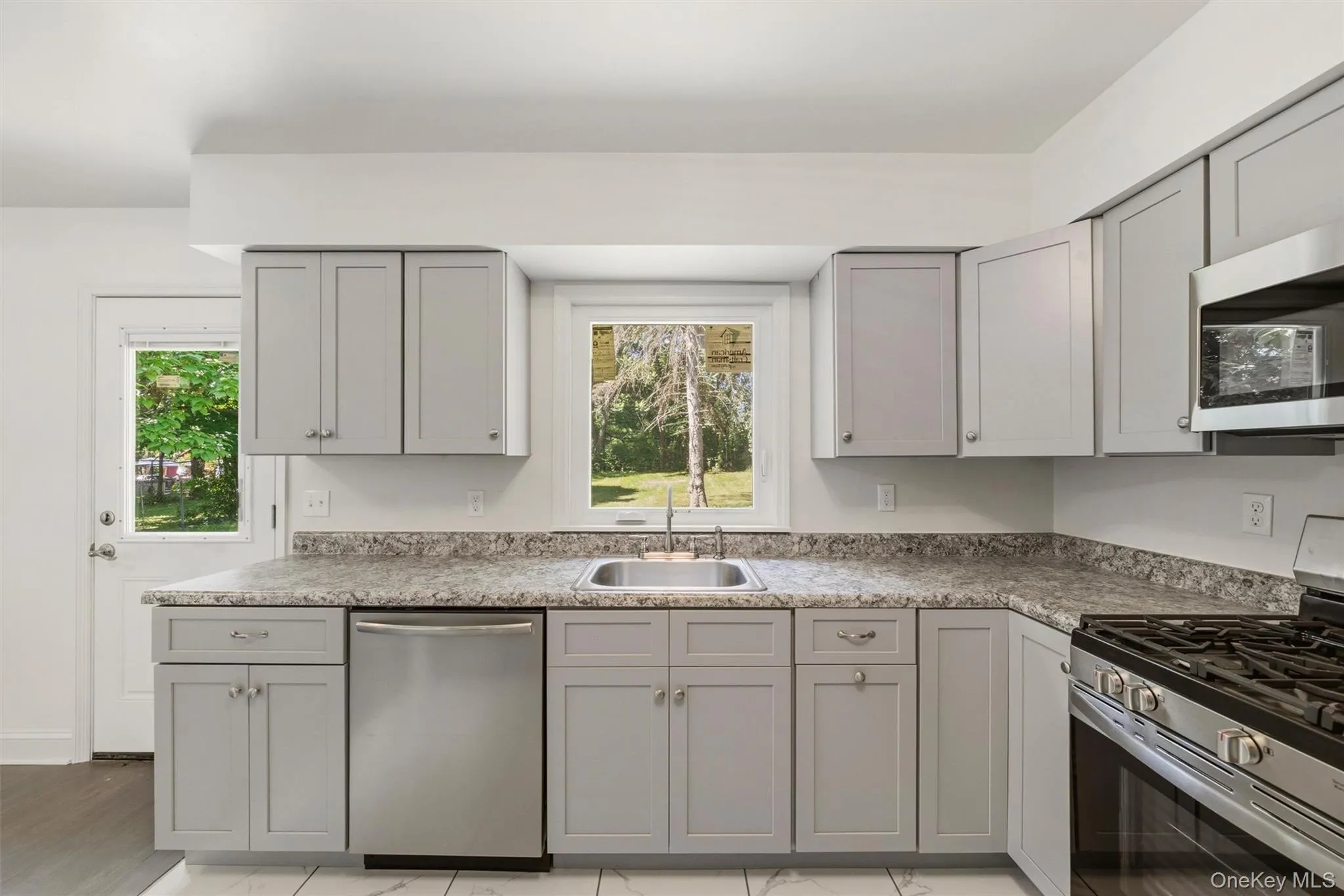 25 Ferrara Drive, Middletown, NY, 3 Bedrooms Bedrooms, 5 Rooms Rooms,1 BathroomBathrooms,Residential,For Rent,Ferrara,0,1015148 25 Ferrara Drive, Middletown, NY, 3 Bedrooms Bedrooms, 5 Rooms Rooms,1 BathroomBathrooms,Residential,For Rent,Ferrara,0,1015148