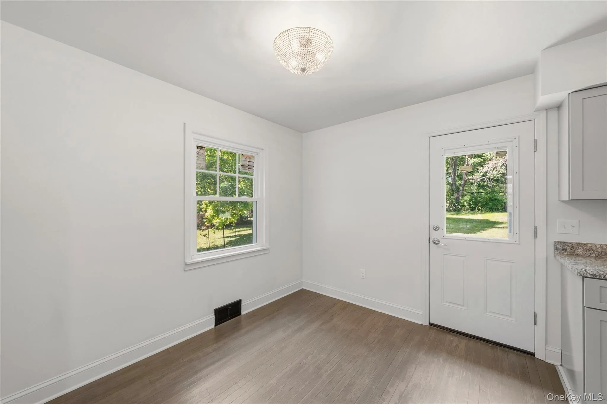 25 Ferrara Drive, Middletown, NY, 3 Bedrooms Bedrooms, 5 Rooms Rooms,1 BathroomBathrooms,Residential,For Rent,Ferrara,0,1015148 25 Ferrara Drive, Middletown, NY, 3 Bedrooms Bedrooms, 5 Rooms Rooms,1 BathroomBathrooms,Residential,For Rent,Ferrara,0,1015148