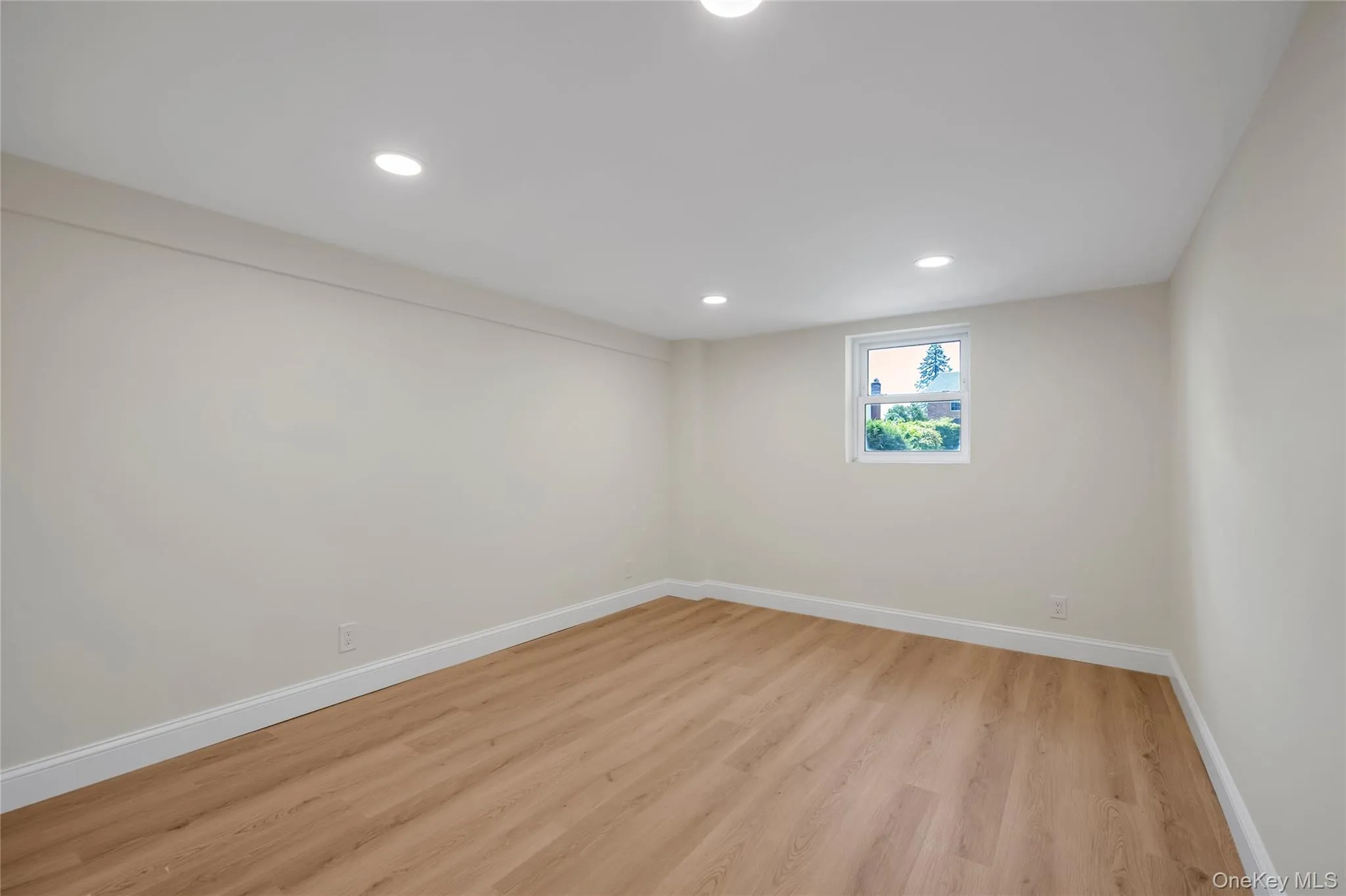 19 Carriage Road, North Hempstead, NY, 3 Bedrooms Bedrooms, 7 Rooms Rooms,2 BathroomsBathrooms,Residential,For Rent,Carriage,0,1015154 19 Carriage Road, North Hempstead, NY, 3 Bedrooms Bedrooms, 7 Rooms Rooms,2 BathroomsBathrooms,Residential,For Rent,Carriage,0,1015154