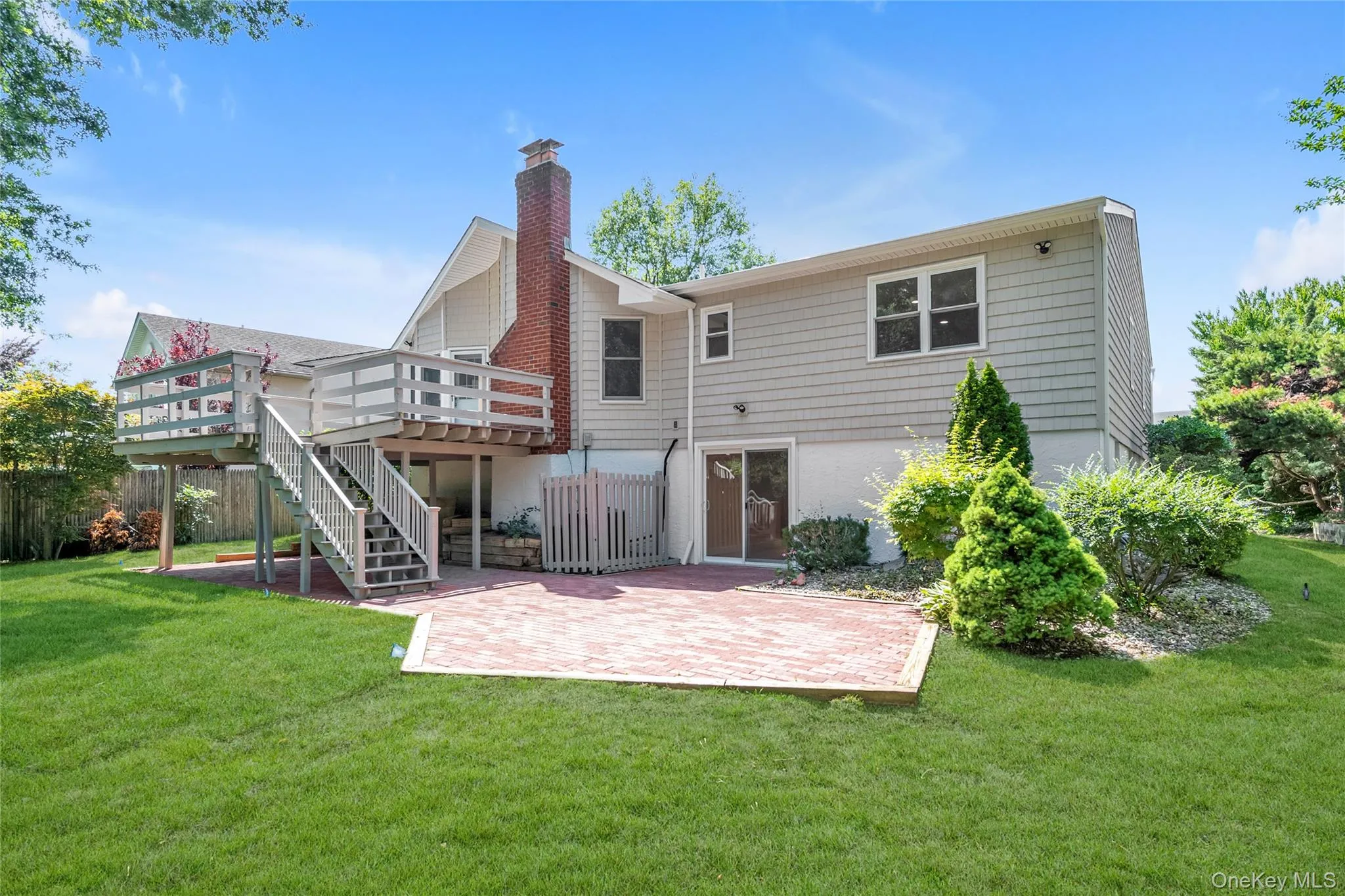 19 Carriage Road, North Hempstead, NY, 3 Bedrooms Bedrooms, 7 Rooms Rooms,2 BathroomsBathrooms,Residential,For Rent,Carriage,0,1015154 19 Carriage Road, North Hempstead, NY, 3 Bedrooms Bedrooms, 7 Rooms Rooms,2 BathroomsBathrooms,Residential,For Rent,Carriage,0,1015154
