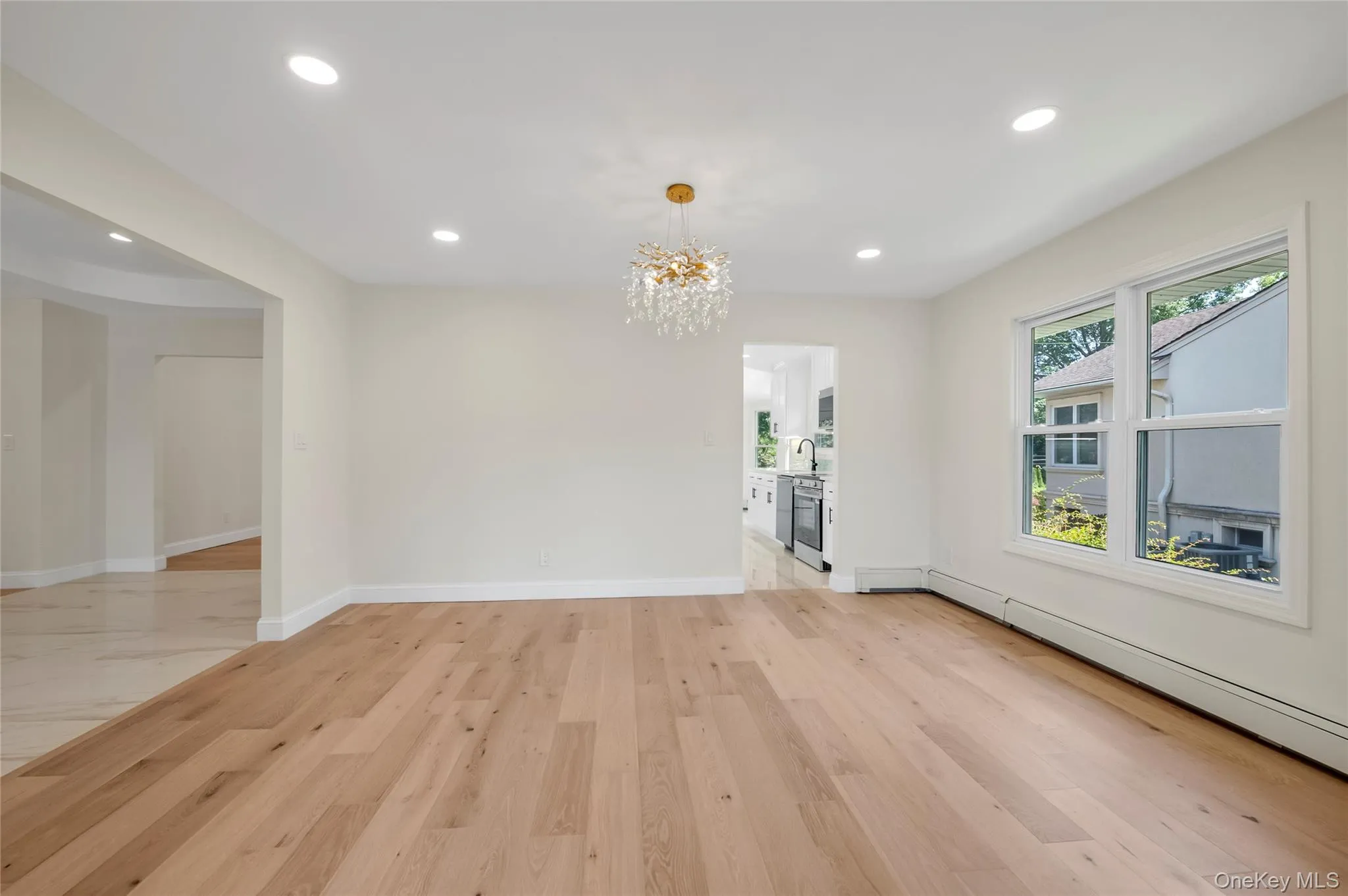19 Carriage Road, North Hempstead, NY, 3 Bedrooms Bedrooms, 7 Rooms Rooms,2 BathroomsBathrooms,Residential,For Rent,Carriage,0,1015154 19 Carriage Road, North Hempstead, NY, 3 Bedrooms Bedrooms, 7 Rooms Rooms,2 BathroomsBathrooms,Residential,For Rent,Carriage,0,1015154