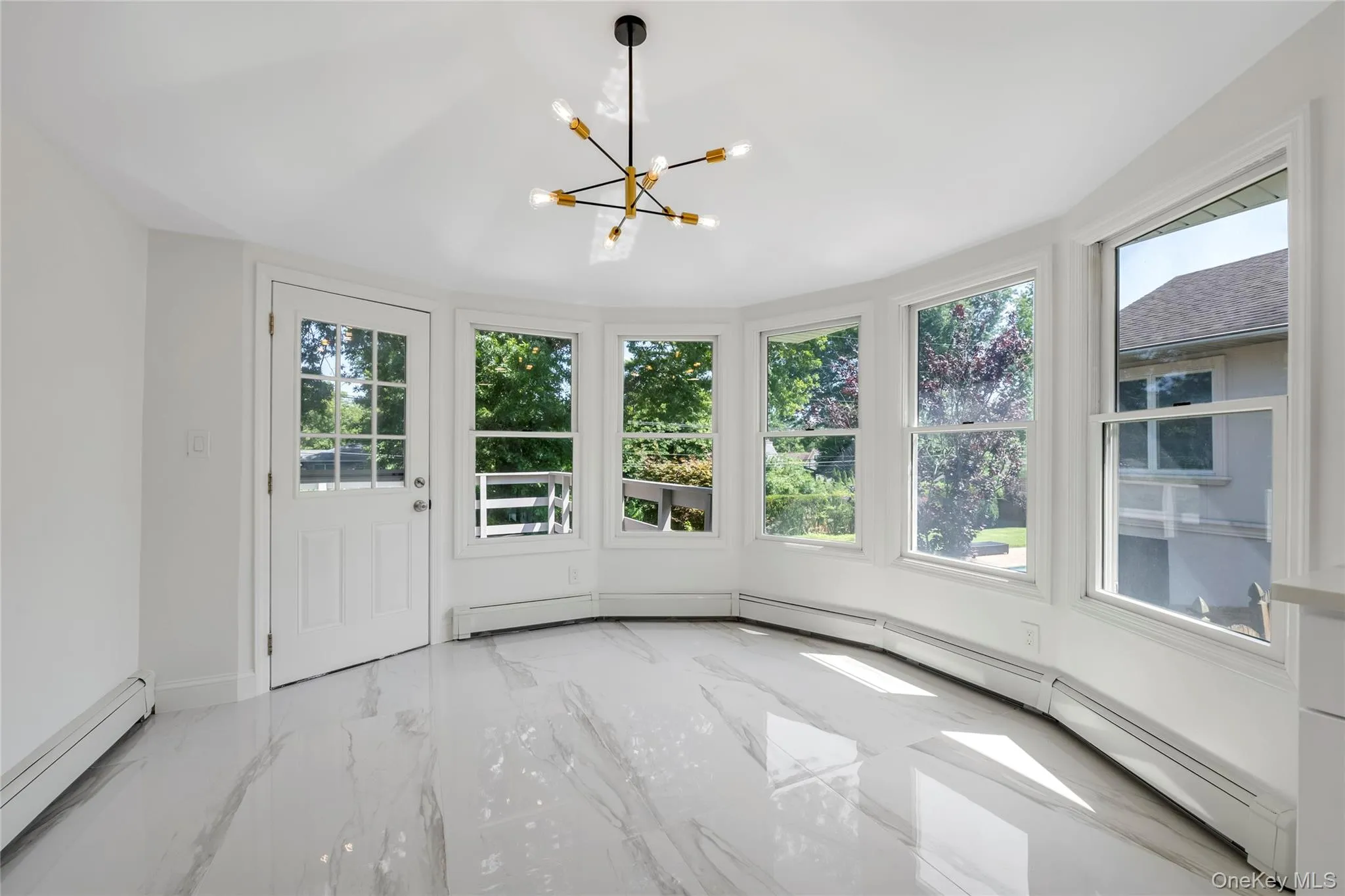 19 Carriage Road, North Hempstead, NY, 3 Bedrooms Bedrooms, 7 Rooms Rooms,2 BathroomsBathrooms,Residential,For Rent,Carriage,0,1015154 19 Carriage Road, North Hempstead, NY, 3 Bedrooms Bedrooms, 7 Rooms Rooms,2 BathroomsBathrooms,Residential,For Rent,Carriage,0,1015154