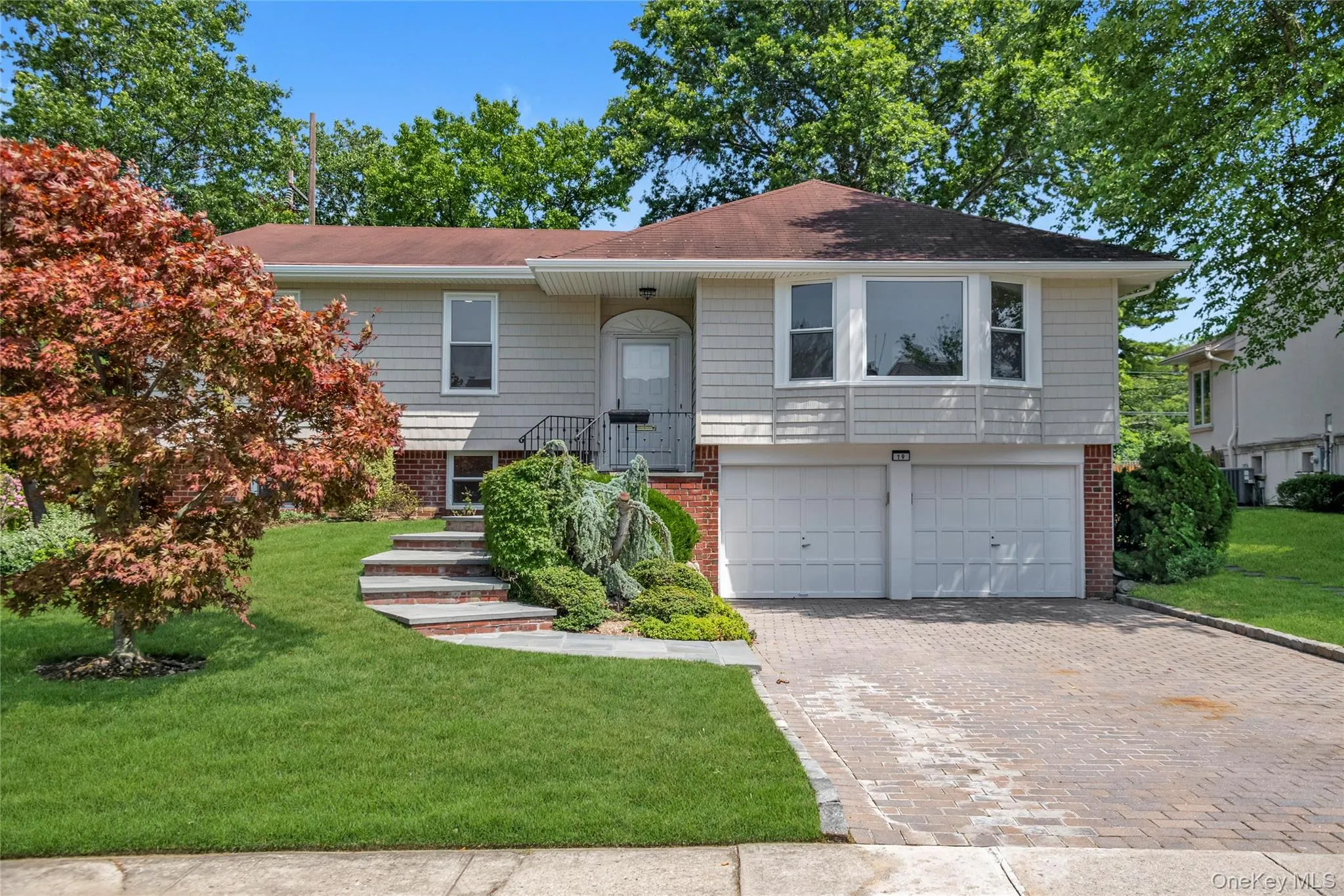 19 Carriage Road, North Hempstead, NY, 3 Bedrooms Bedrooms, 7 Rooms Rooms,2 BathroomsBathrooms,Residential,For Rent,Carriage,0,1015154 19 Carriage Road, North Hempstead, NY, 3 Bedrooms Bedrooms, 7 Rooms Rooms,2 BathroomsBathrooms,Residential,For Rent,Carriage,0,1015154