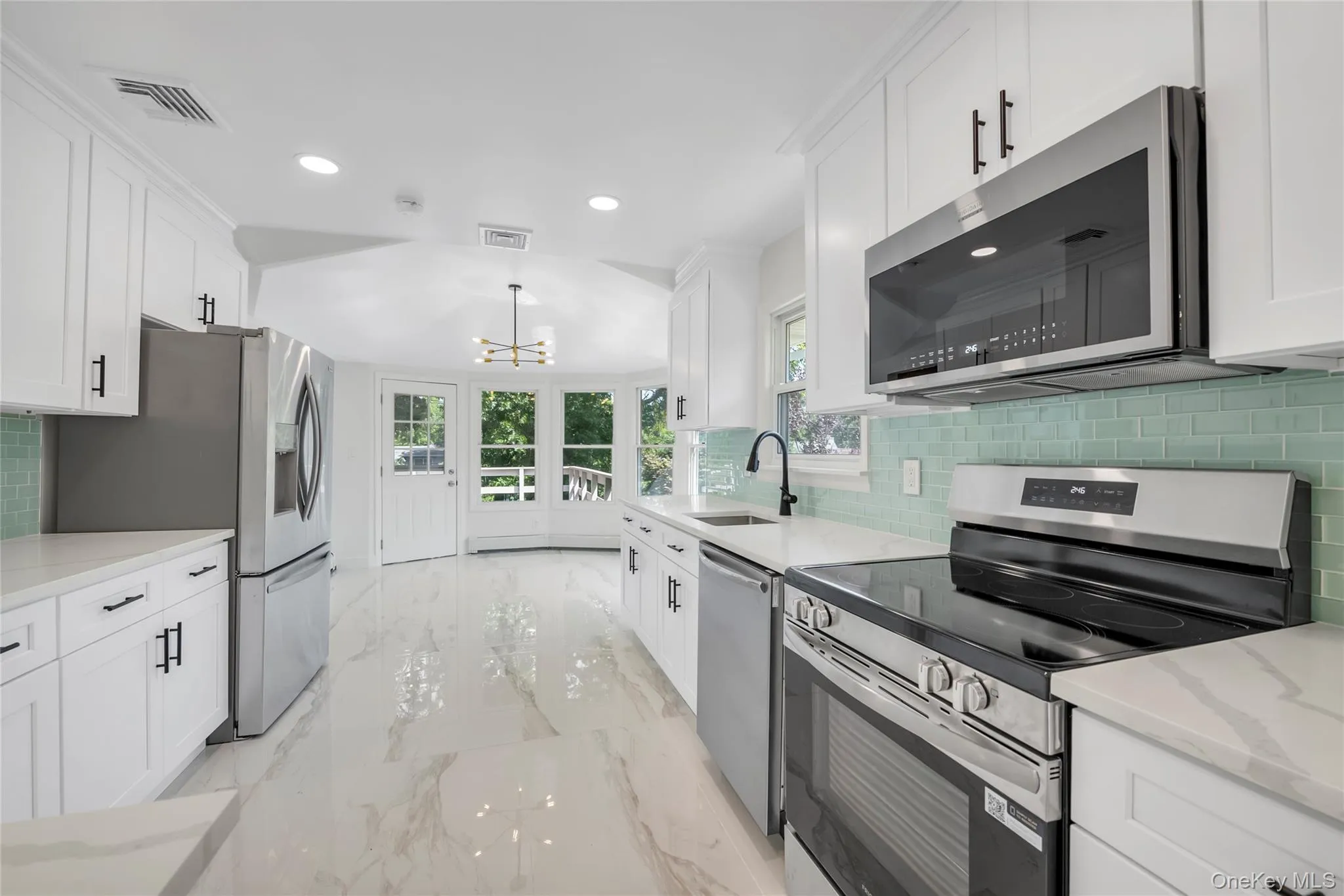 19 Carriage Road, North Hempstead, NY, 3 Bedrooms Bedrooms, 7 Rooms Rooms,2 BathroomsBathrooms,Residential,For Rent,Carriage,0,1015154 19 Carriage Road, North Hempstead, NY, 3 Bedrooms Bedrooms, 7 Rooms Rooms,2 BathroomsBathrooms,Residential,For Rent,Carriage,0,1015154