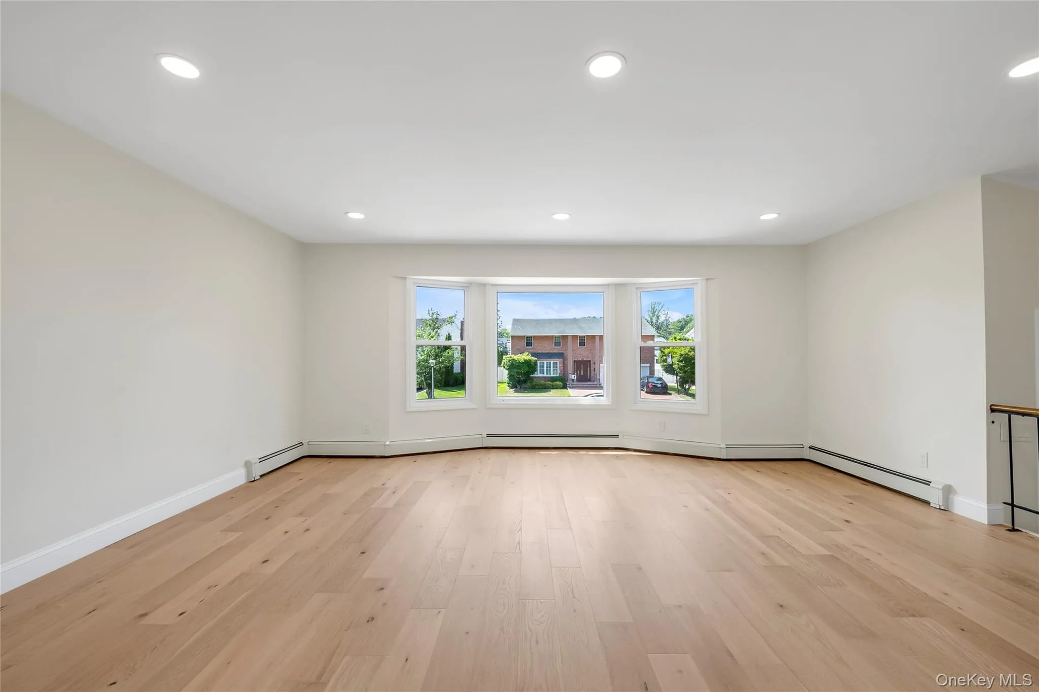 19 Carriage Road, North Hempstead, NY, 3 Bedrooms Bedrooms, 7 Rooms Rooms,2 BathroomsBathrooms,Residential,For Rent,Carriage,0,1015154 19 Carriage Road, North Hempstead, NY, 3 Bedrooms Bedrooms, 7 Rooms Rooms,2 BathroomsBathrooms,Residential,For Rent,Carriage,0,1015154