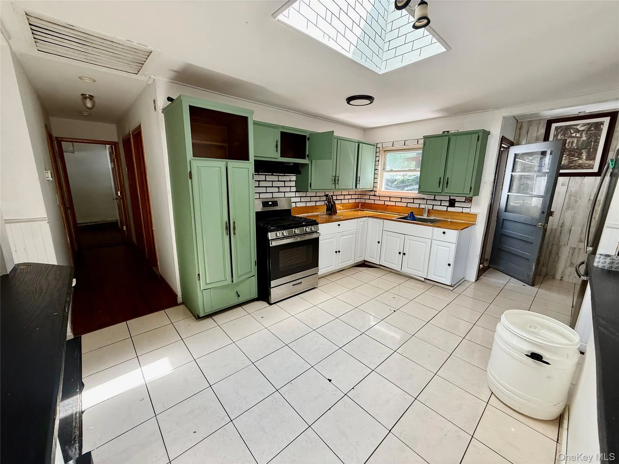 142 Palmer Street, Islip, NY, 4 Bedrooms Bedrooms, 8 Rooms Rooms,1 BathroomBathrooms,Residential,For Rent,Palmer,0,1015160 142 Palmer Street, Islip, NY, 4 Bedrooms Bedrooms, 8 Rooms Rooms,1 BathroomBathrooms,Residential,For Rent,Palmer,0,1015160